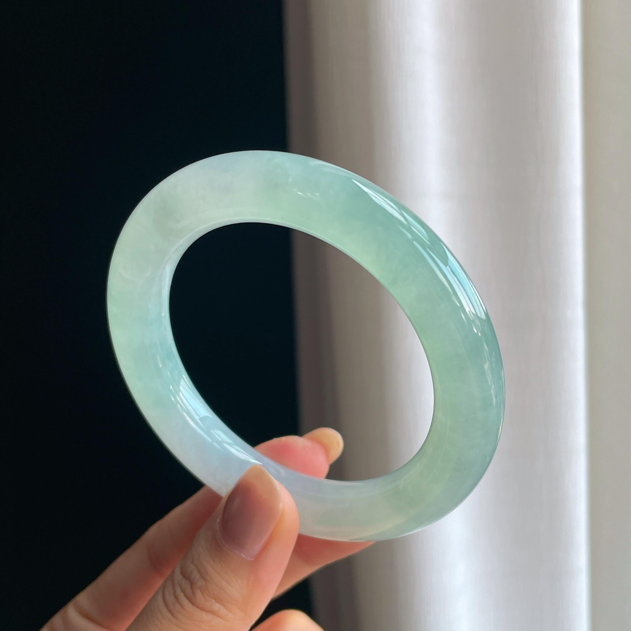 糯冰淡晴底翡翠圆条手镯（56.8mm）（yc419720）
