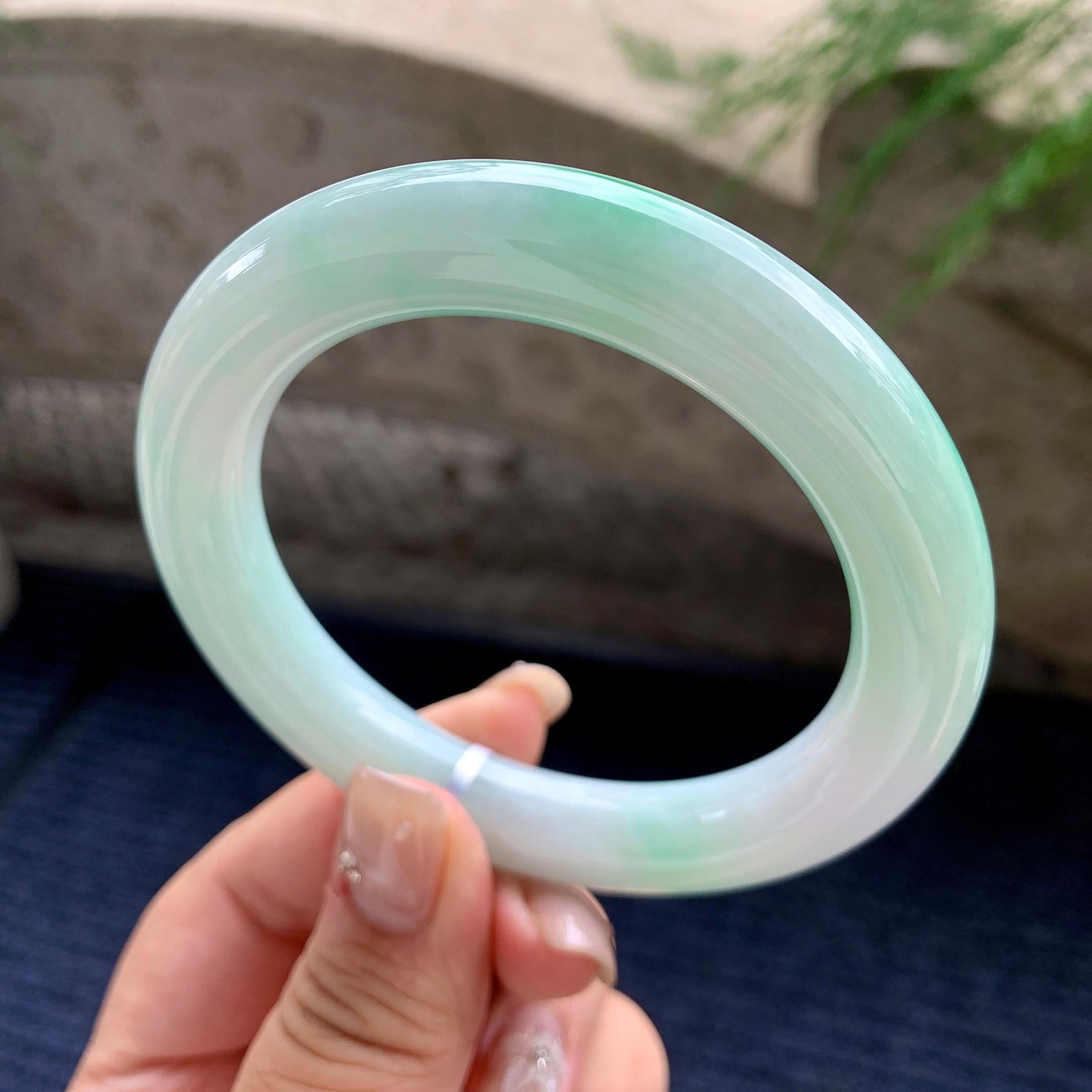 大圈口 细糯种飘阳绿圆条手镯 58.2圈口 天然缅甸A货翡翠（yc464087）