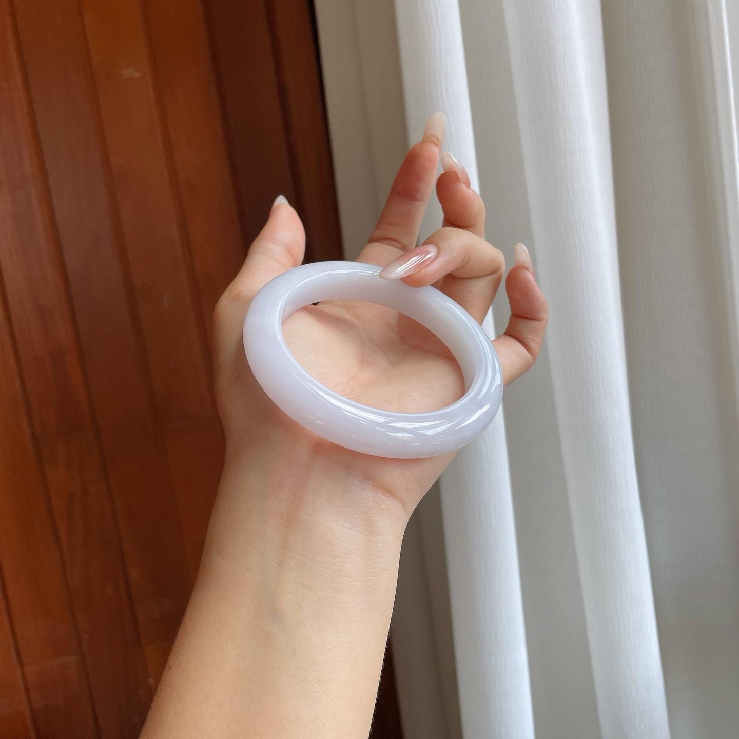 细糯冰淡春底翡翠平安镯（60mm）（yc274570）