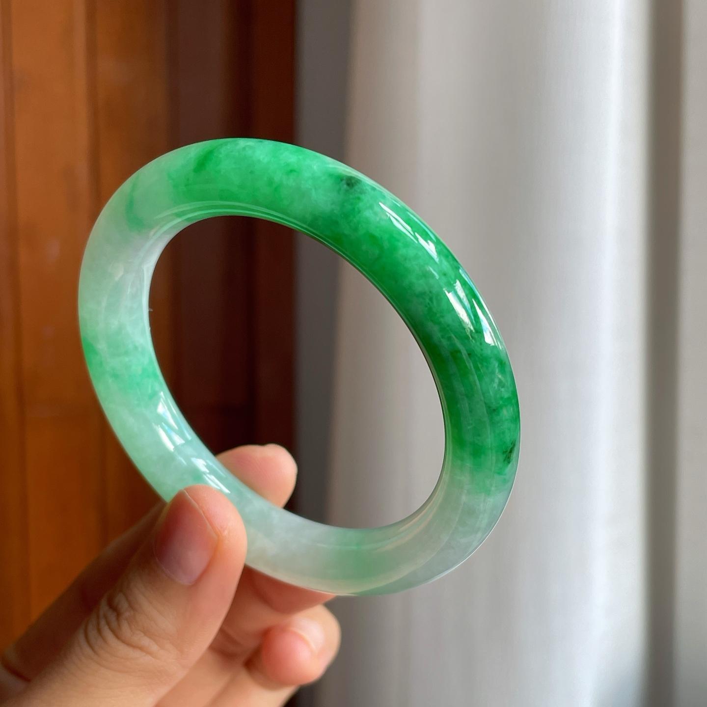 糯冰带色翡翠圆条手镯（56mm）（yc225114）