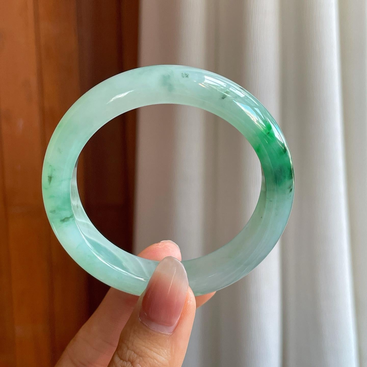 糯冰飘绿花翡翠平安镯（53.7mm）（yc312955）