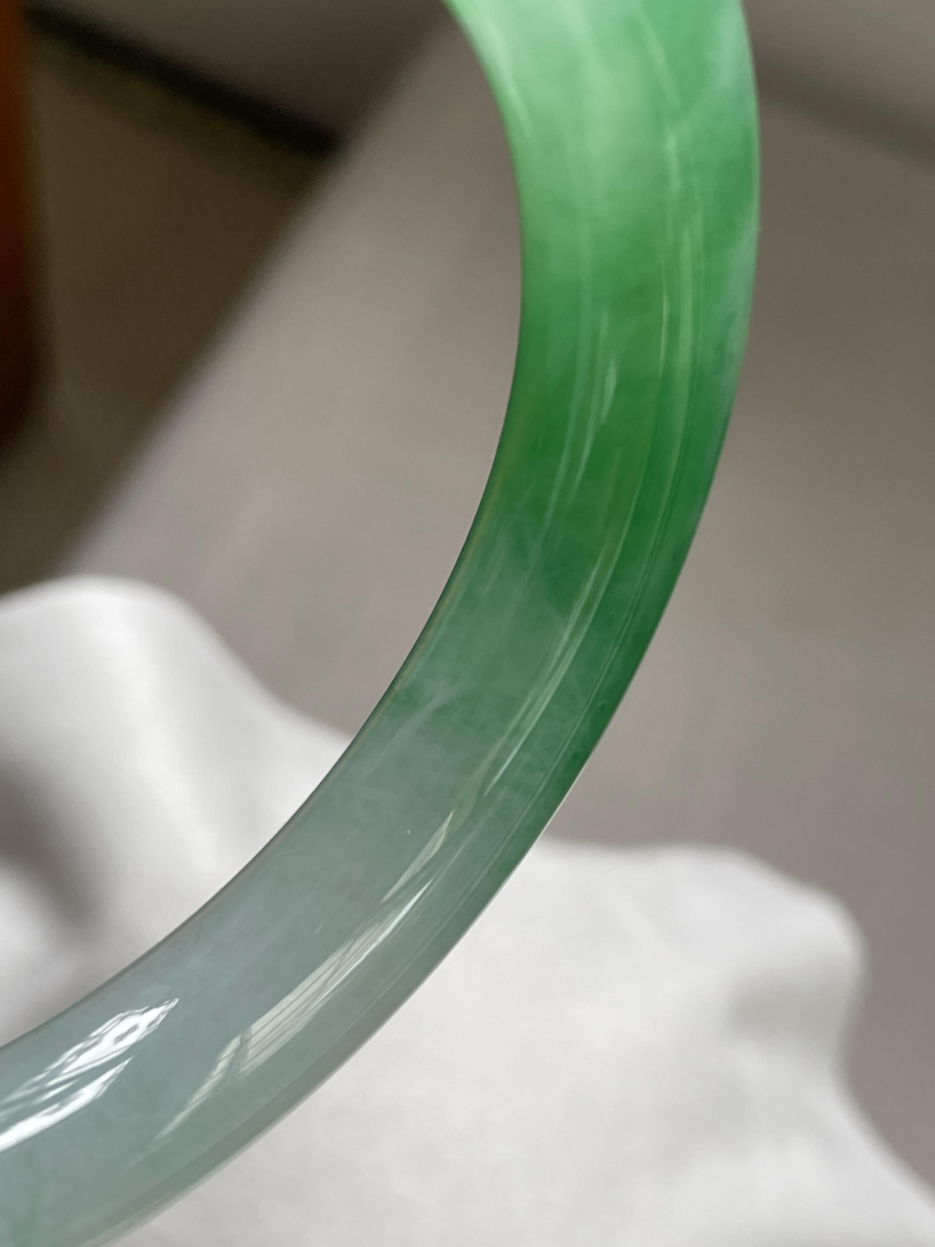 糯冰种飘阳绿圆条手镯56.6圈     天然缅甸A货翡翠（yc378726）