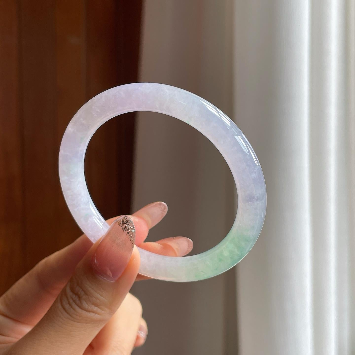 冰种春底带色翡翠美人条圆条手镯（53.6mm）（yc361749）