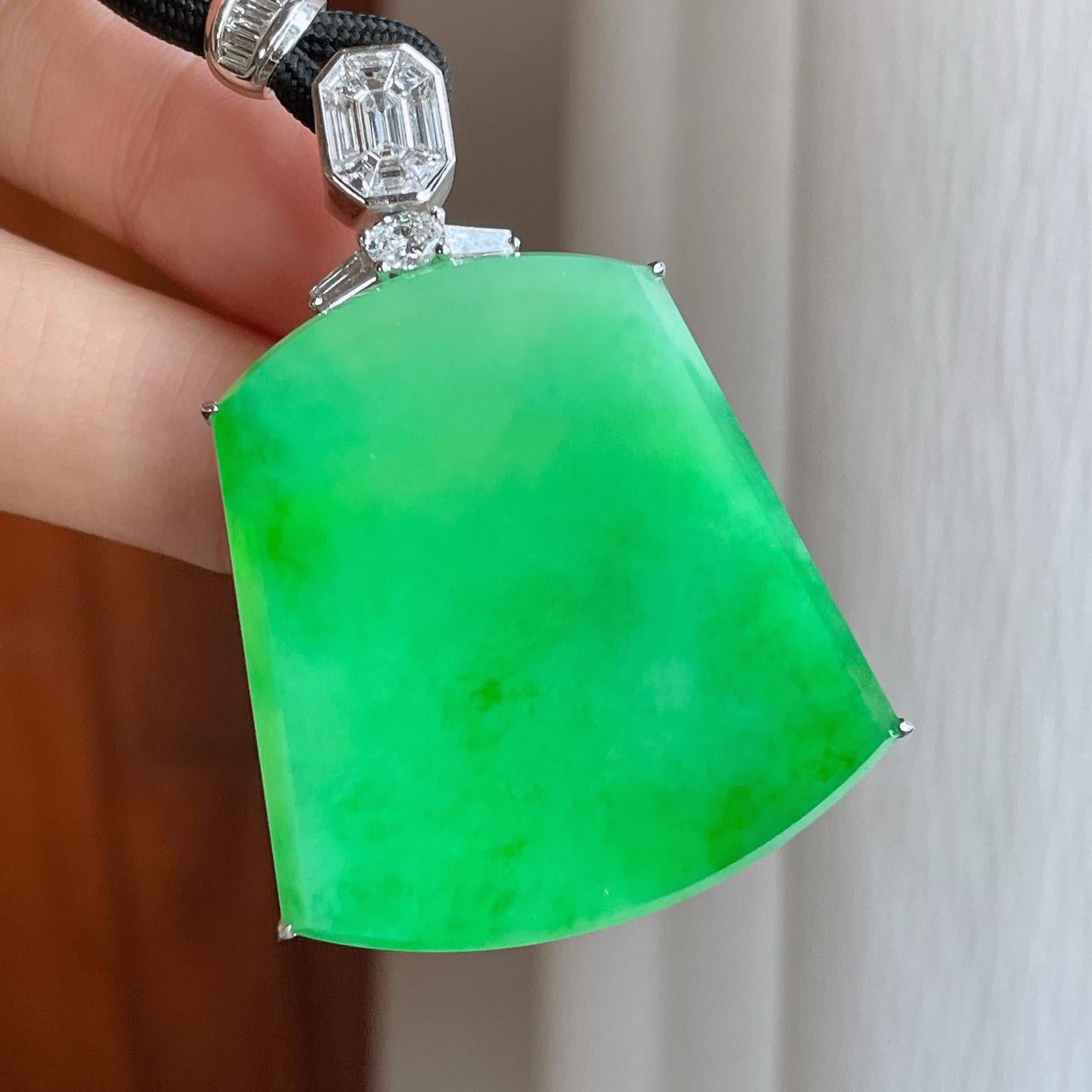 18k金镶糯冰种满绿翡翠无事牌（yc266493）