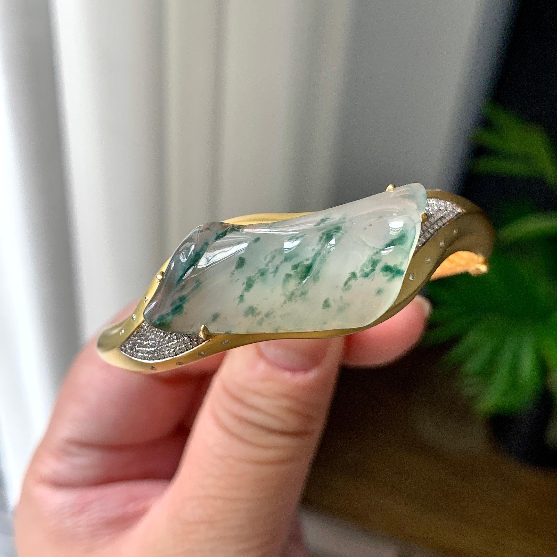 18K金钻镶糯冰种飘花随形贵妃手镯（活扣）（yc221441）