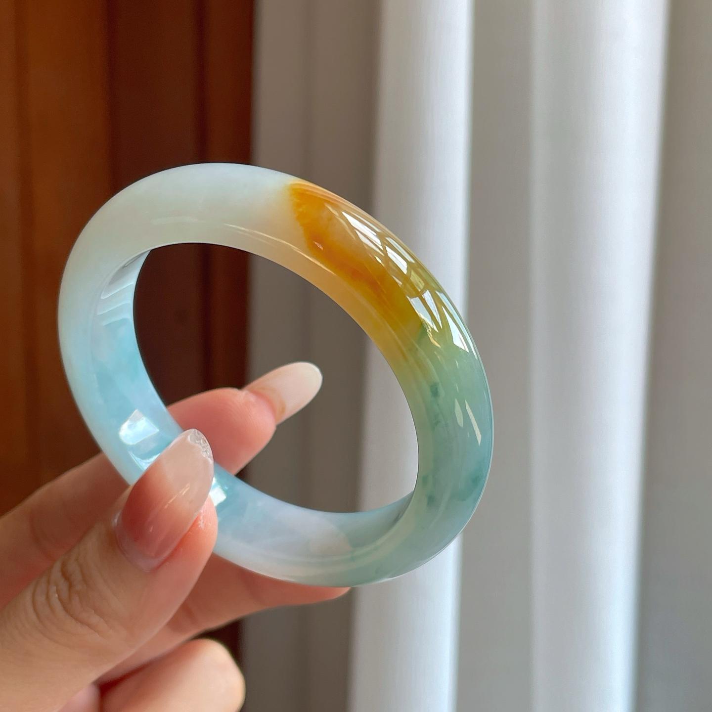 糯冰飘花带黄翡翡翠平安镯（52mm）（yc274580）