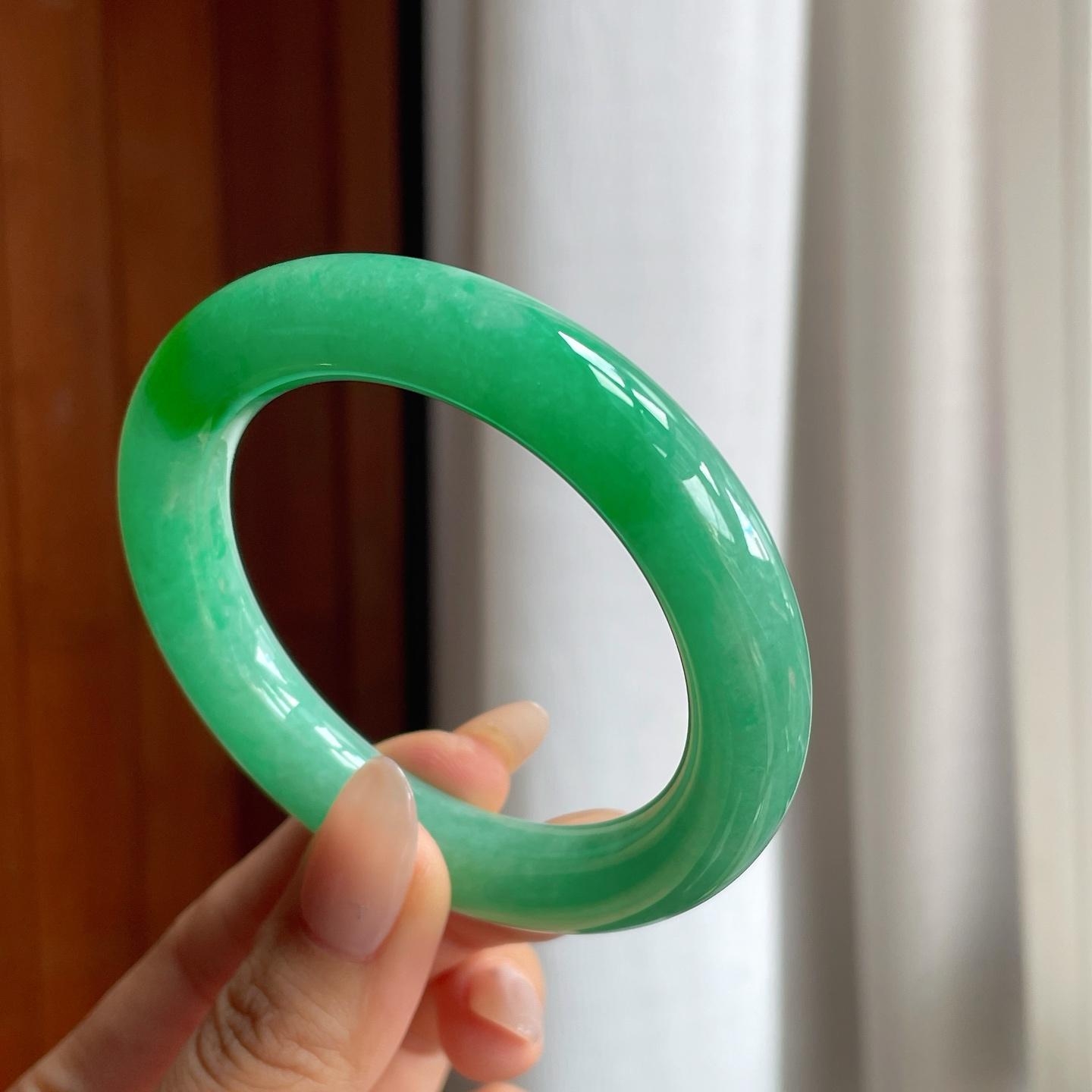 糯种满色圆条翡翠手镯（54mm）（yc238191）