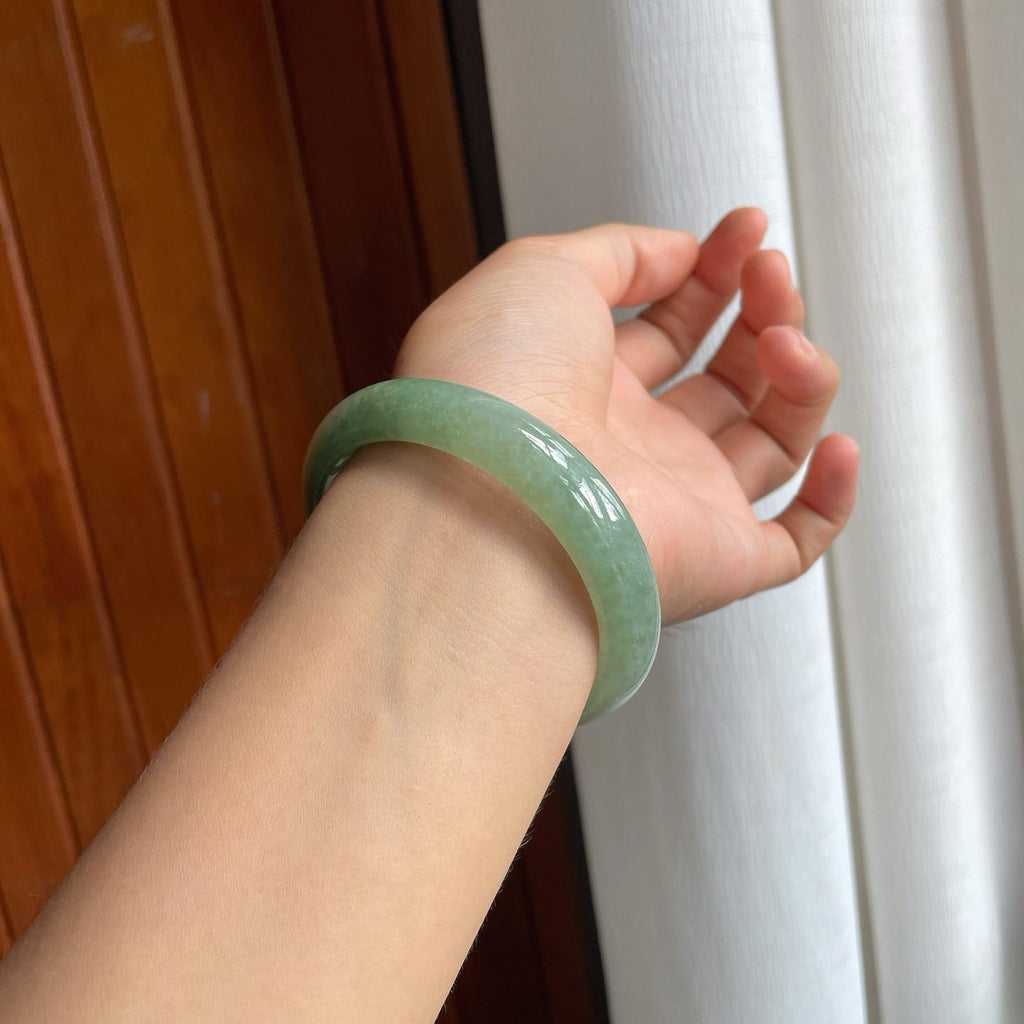 糯冰湖水绿翡翠平安镯（58mm）（yc221935）