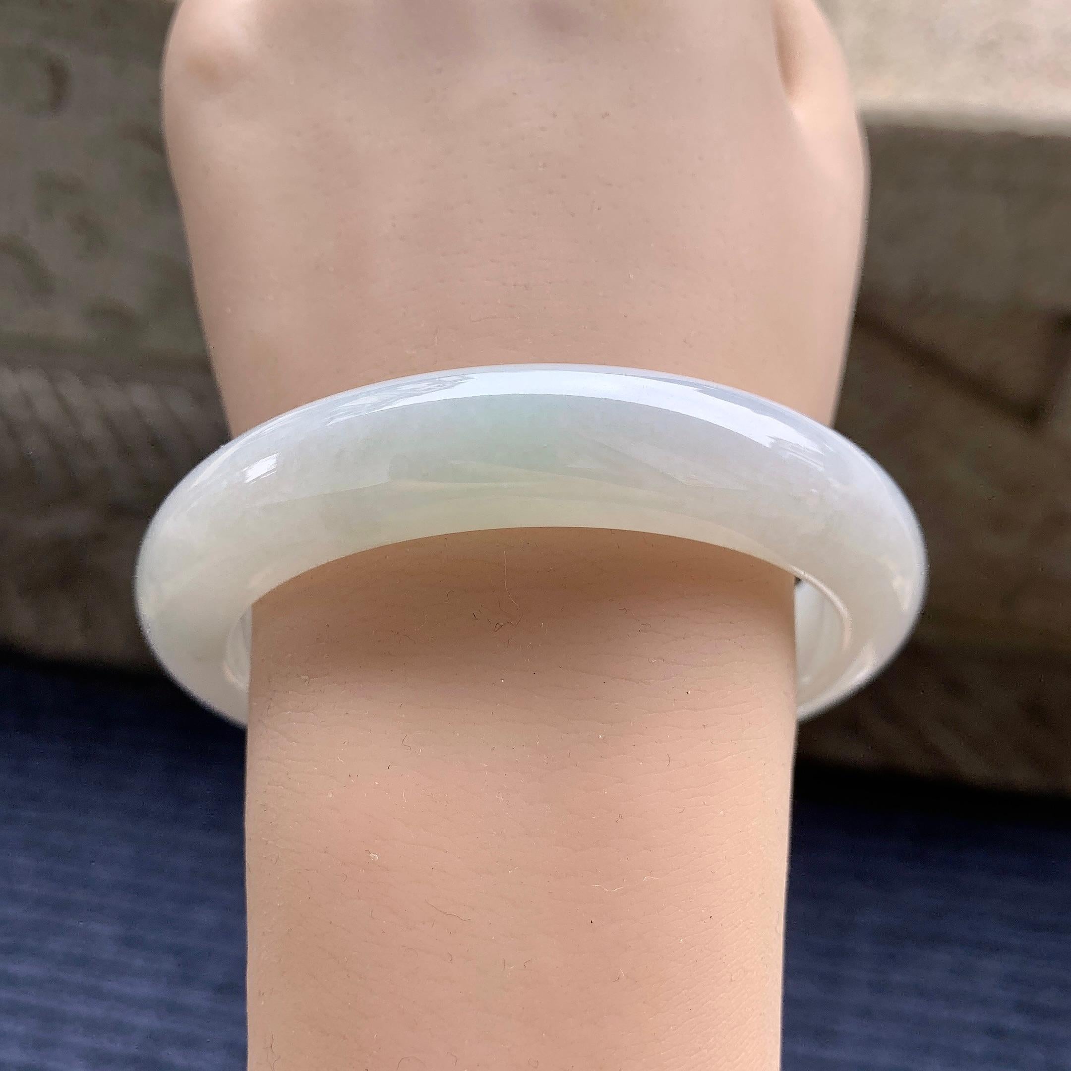 大圈口 细糯种淡晴底正圈平安镯 60.1圈口 天然缅甸A货翡翠（yc345008）
