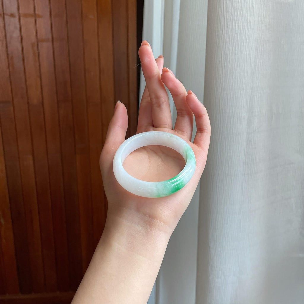 糯冰飘花翡翠贵妃镯（55mm)（yc323831）