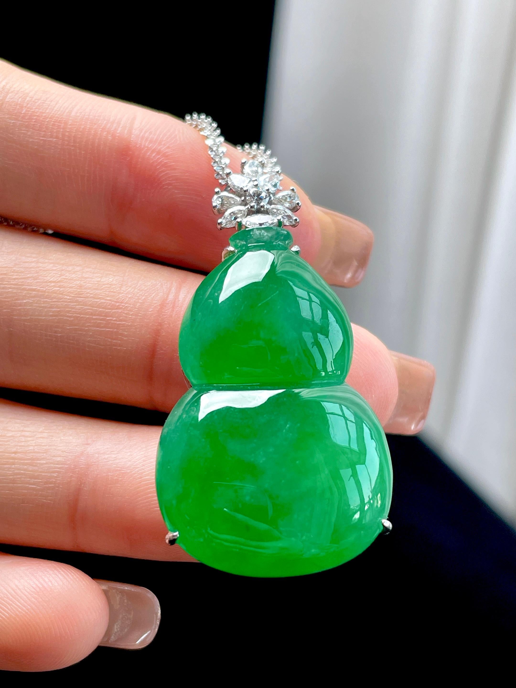 18k金钻镶糯冰辣绿翡翠葫芦（yc361838）