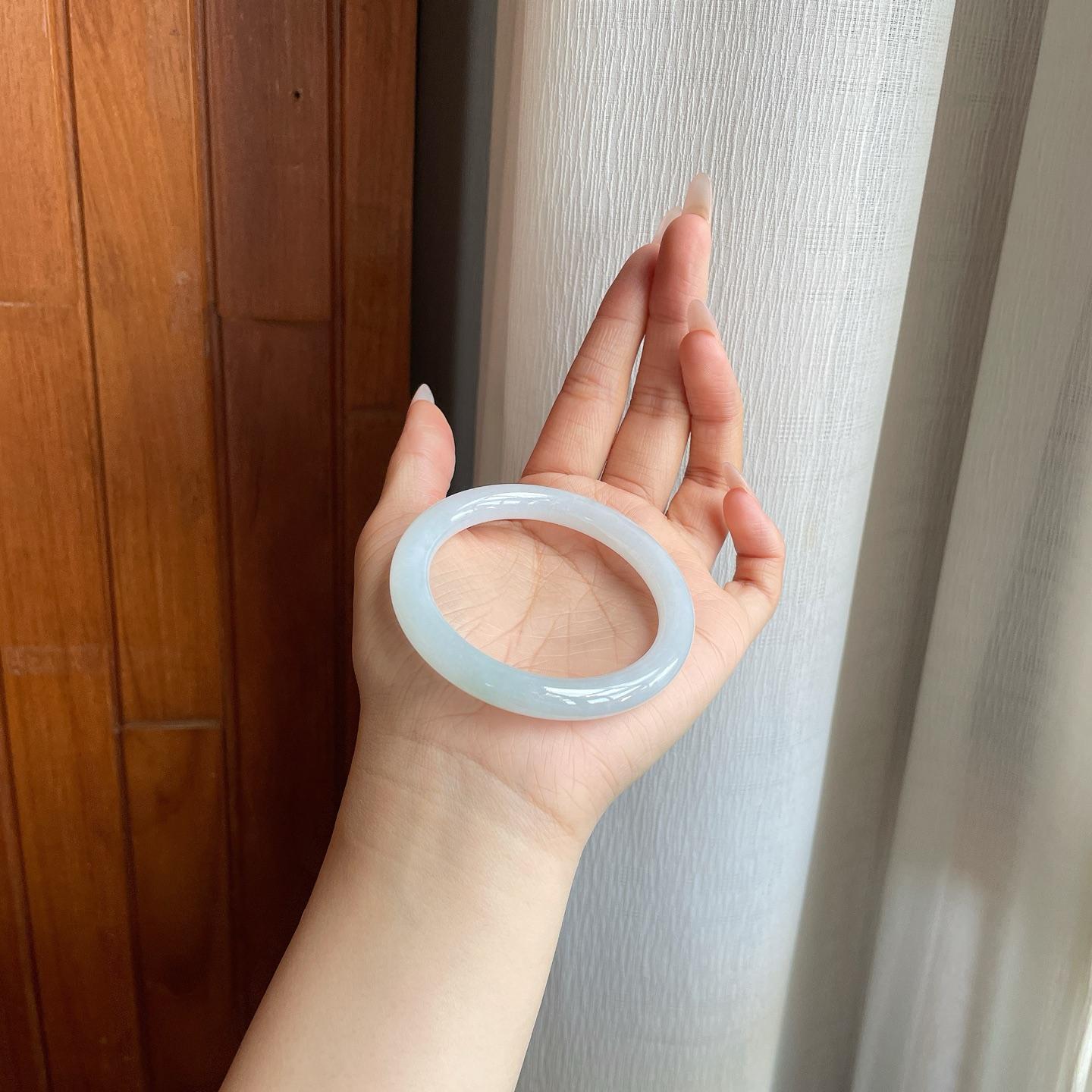 糯冰白月光翡翠圆条手镯（53.8mm）（yc284951）