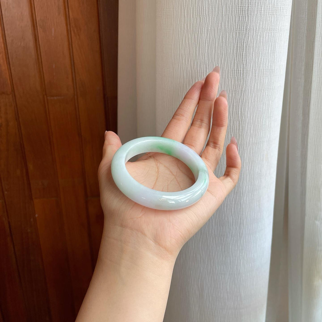 细糯冰白底飘花翡翠平安镯（55.6mm）（yc288534）