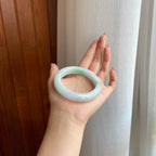 细糯冰白底飘花翡翠平安镯（55.6mm）（yc288534）