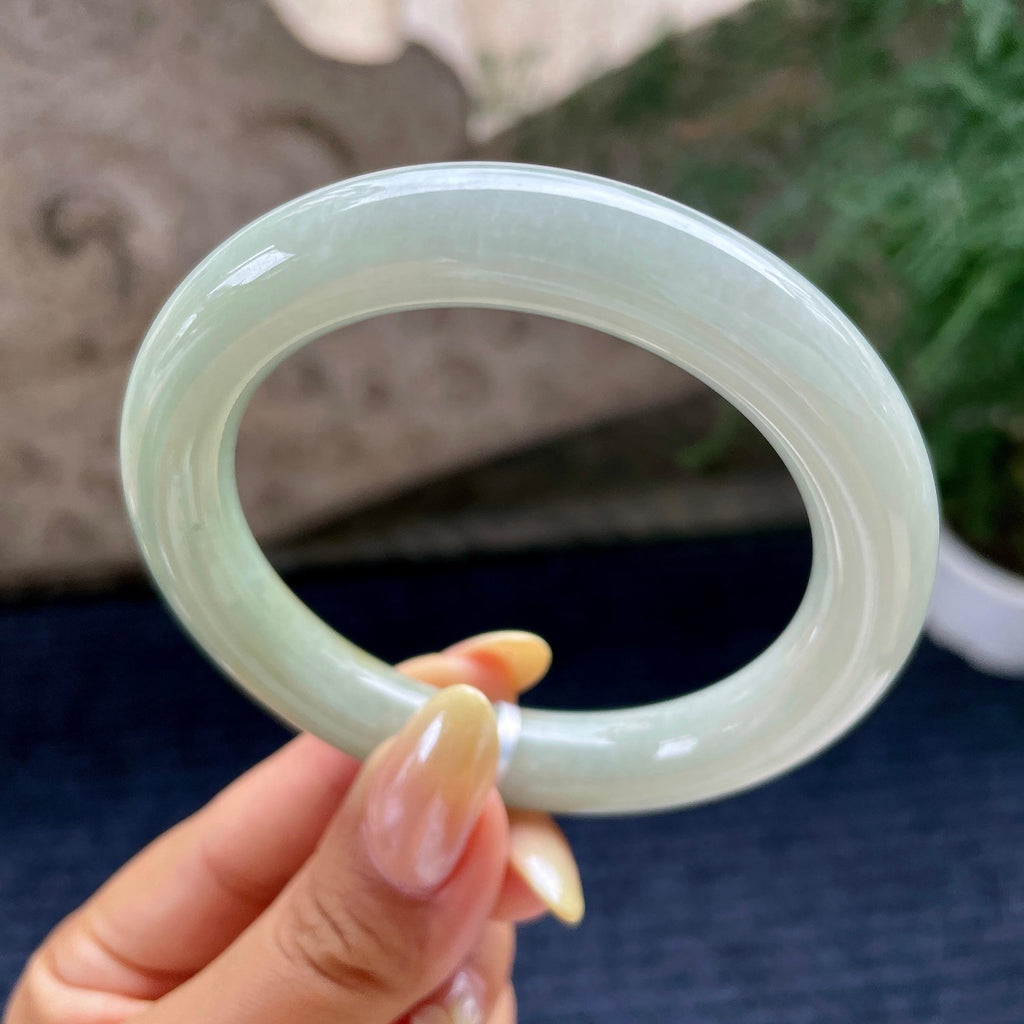细糯种飘黄翡圆条手镯55.8圈 天然缅甸A货翡翠（yc464111）