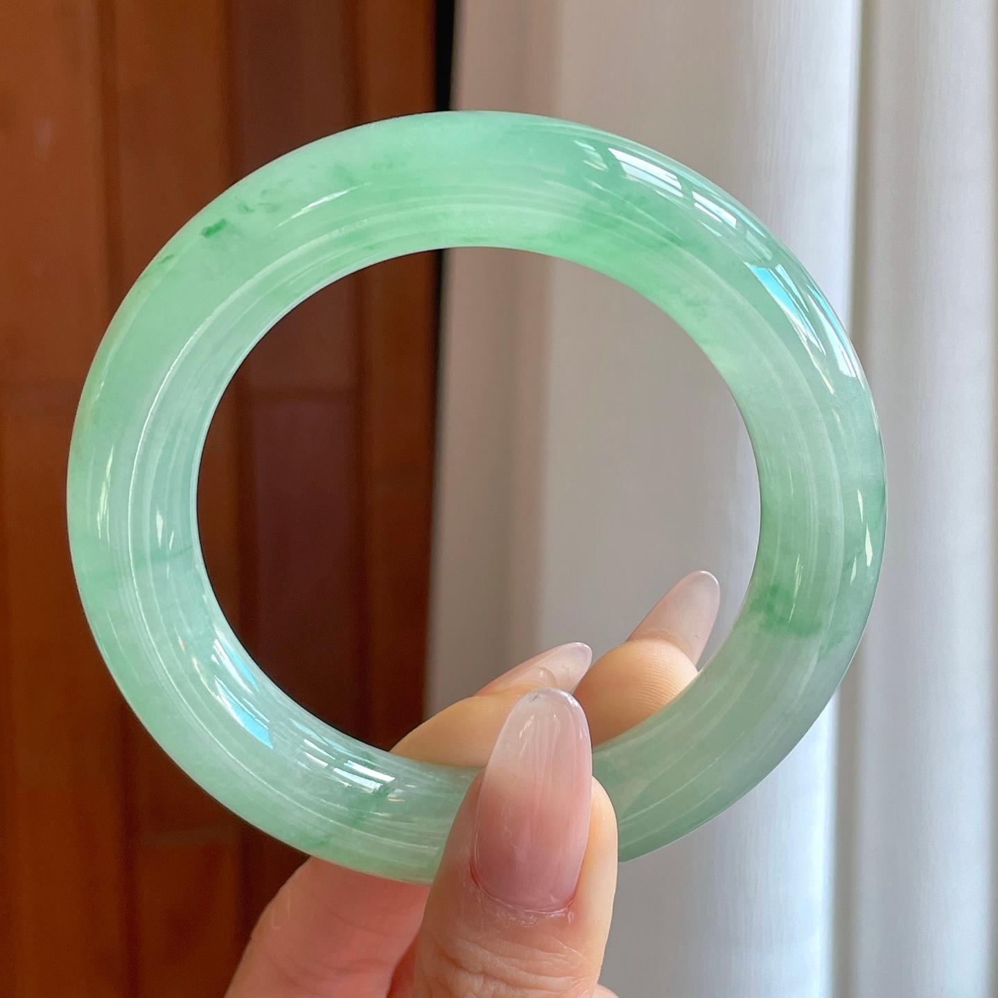 糯冰晴水飘花翡翠圆条手镯（56.7mm）（yc272895）