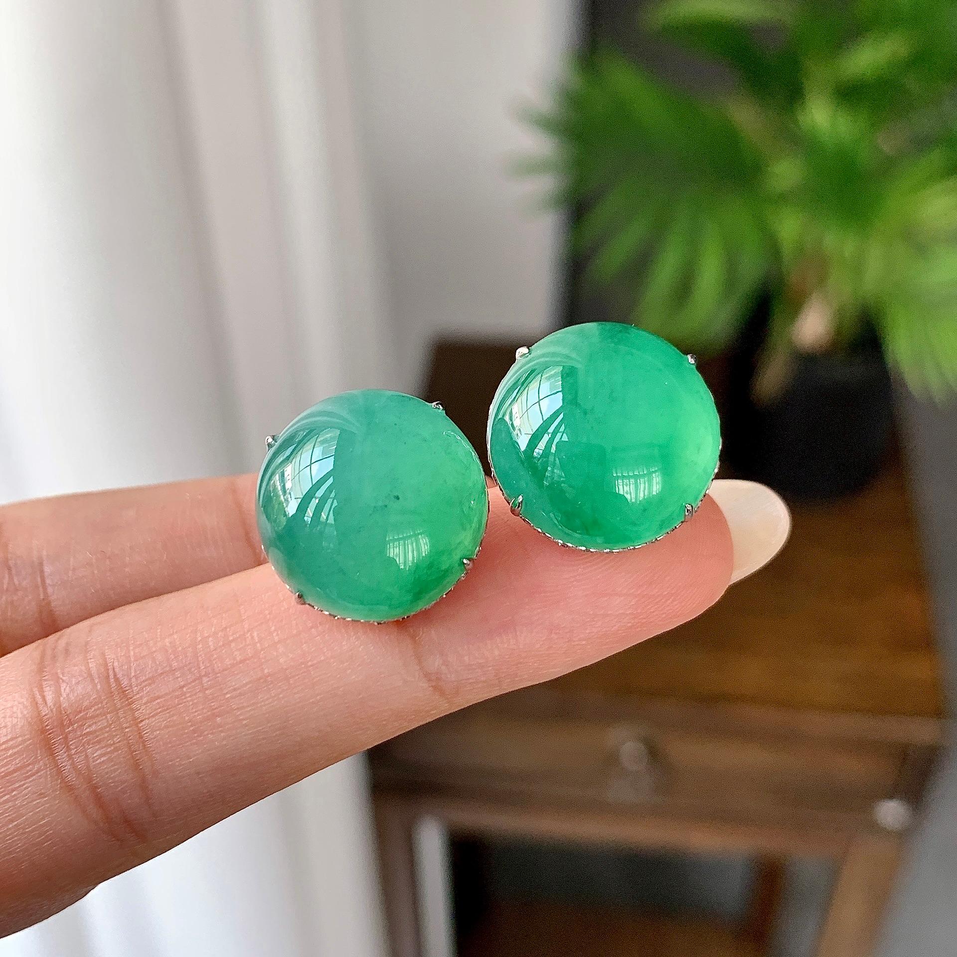 18K金镶糯冰种湖水绿蛋面耳钉（yc248202）