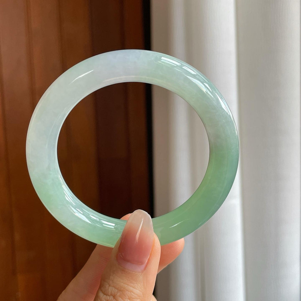 冰种晴绿底翡翠圆条手镯（55mm）（yc314117）