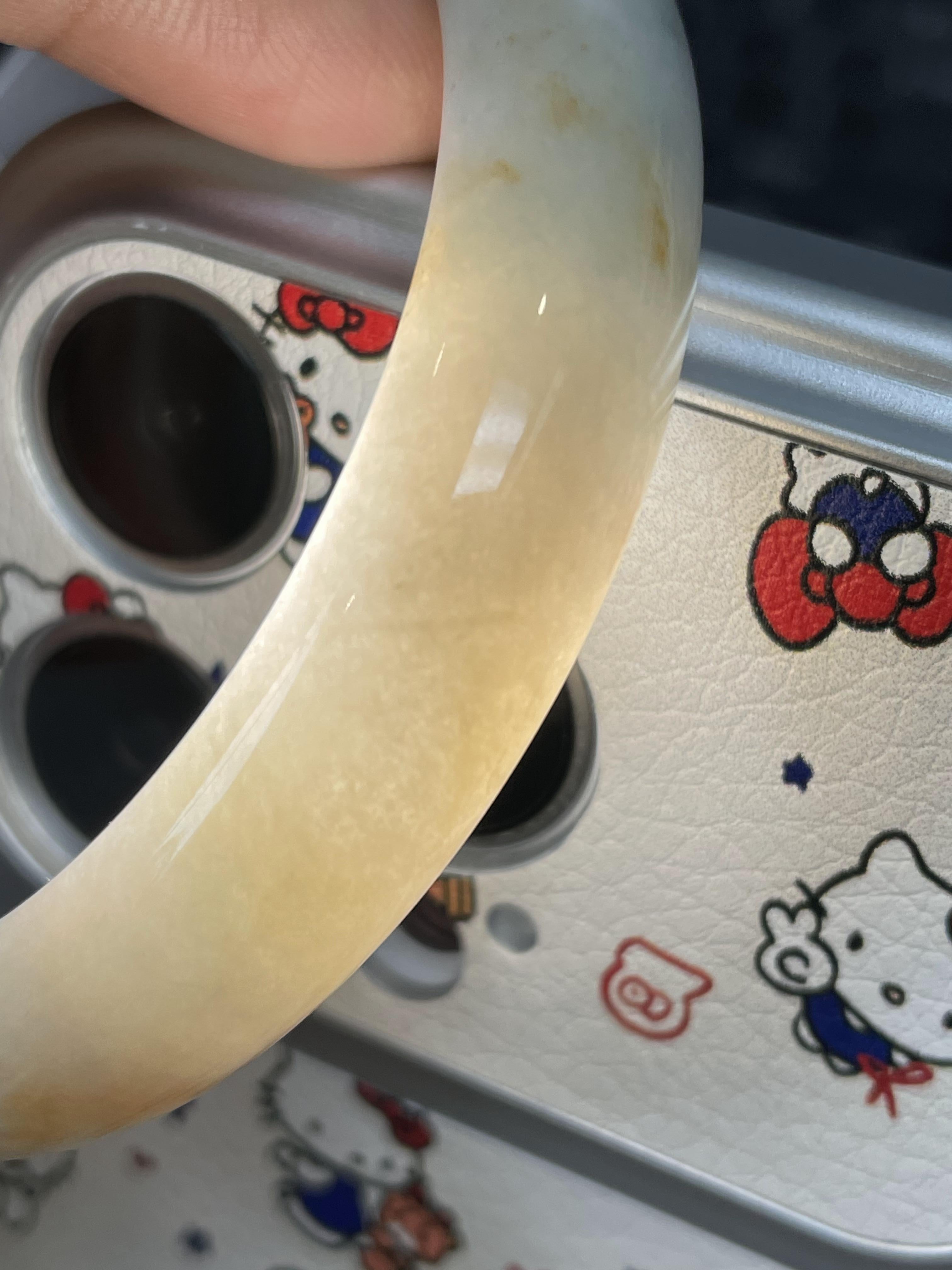 大圈口      细糯种飘黄翡正圈平安镯58圈       天然缅甸A货翡翠（yc421289）