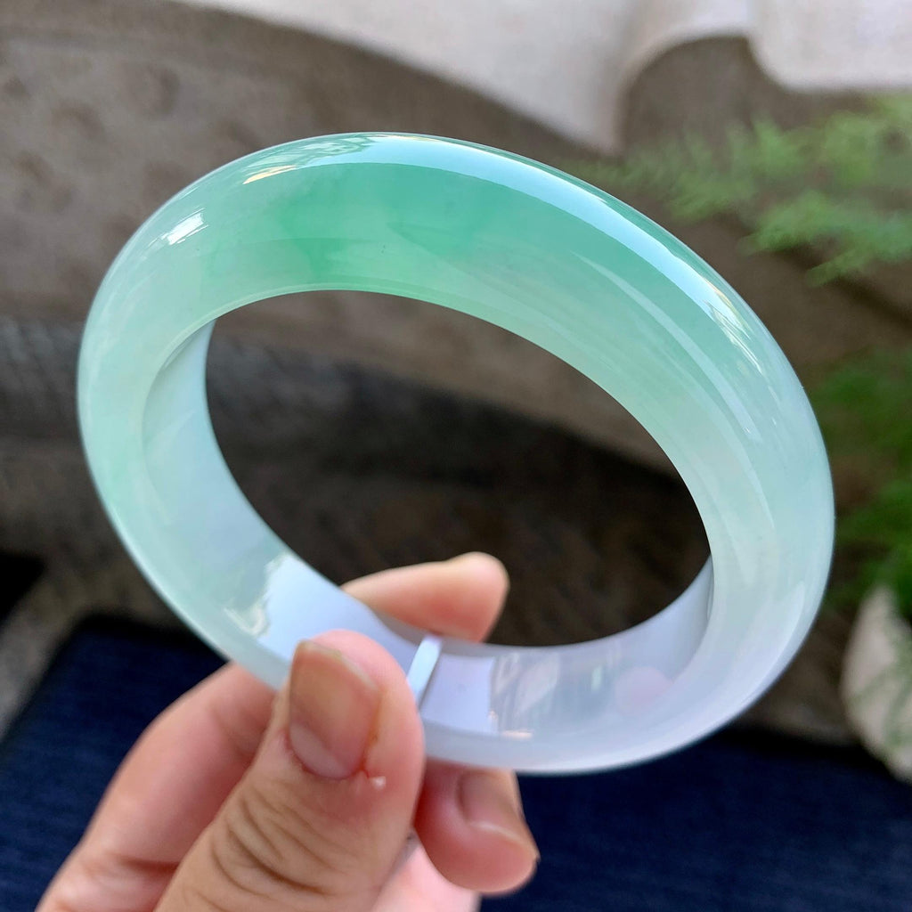 糯冰种飘绿宽版轮胎手镯（58.7mm）（yc243455）