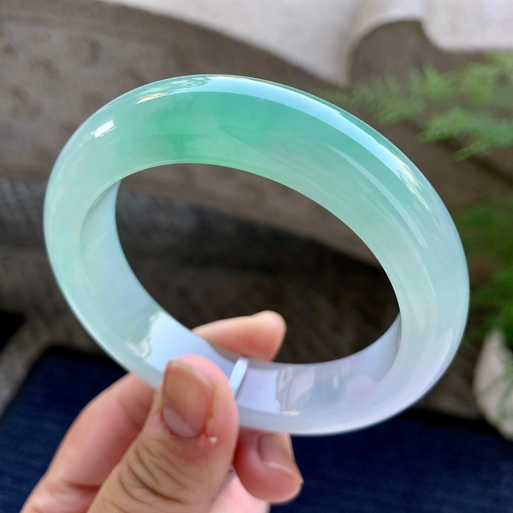 糯冰种飘绿宽版轮胎手镯（58.7mm）（yc243455）