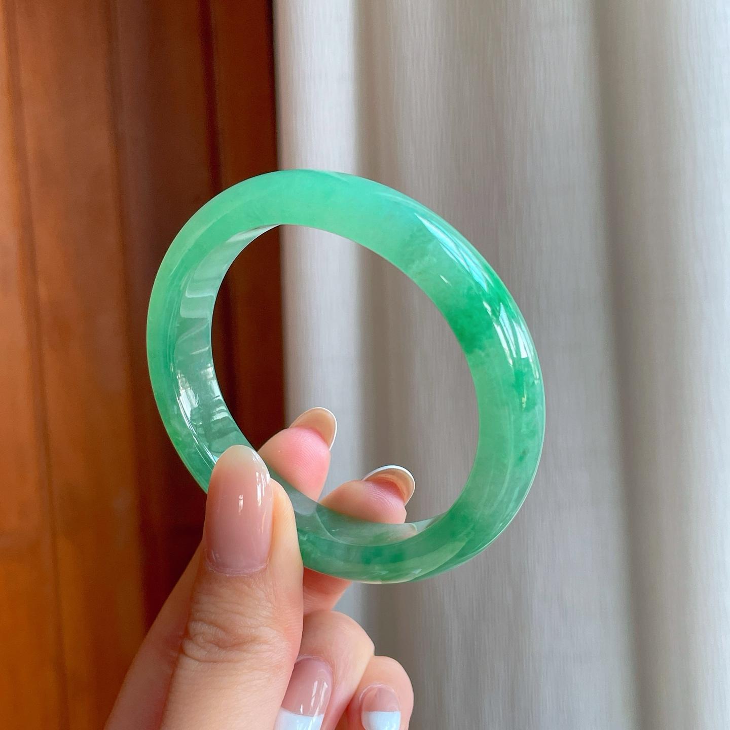 冰种满绿翡翠贵妃镯（54mm)（yc370381）