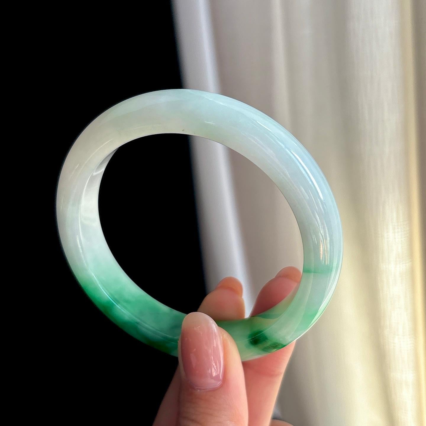 糯冰飘绿翡翠平安镯（55.6mm)（yc328497）