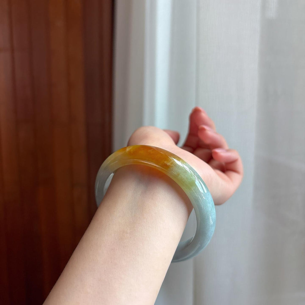 糯冰带黄翡翡翠平安镯（58.5mm）（yc329525）