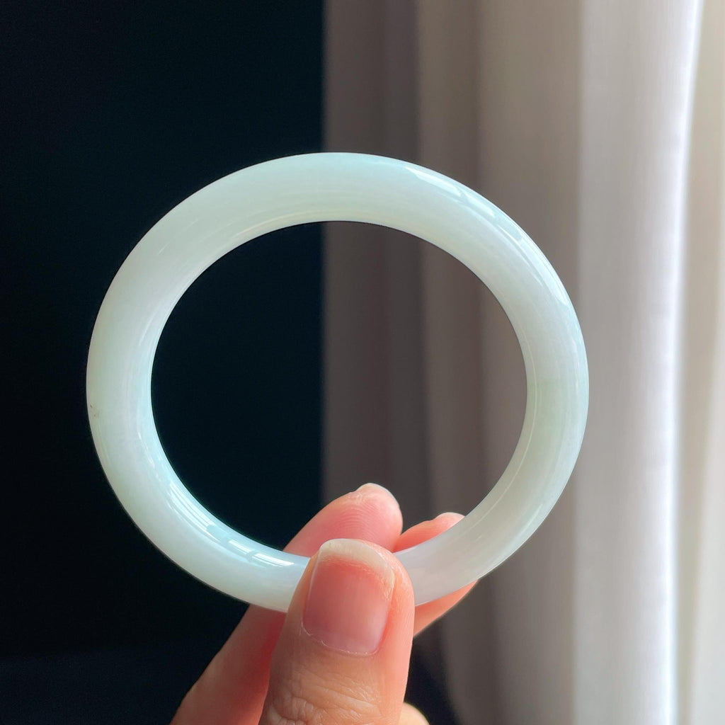 糯冰白月光翡翠圆条手镯（54mm)（yc374815）