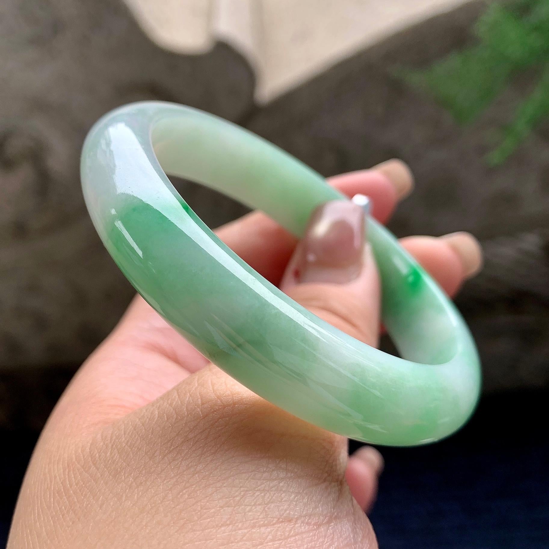 细糯种飘阳绿正圈平安镯 57.4圈口 天然缅甸A货翡翠（yc358885）