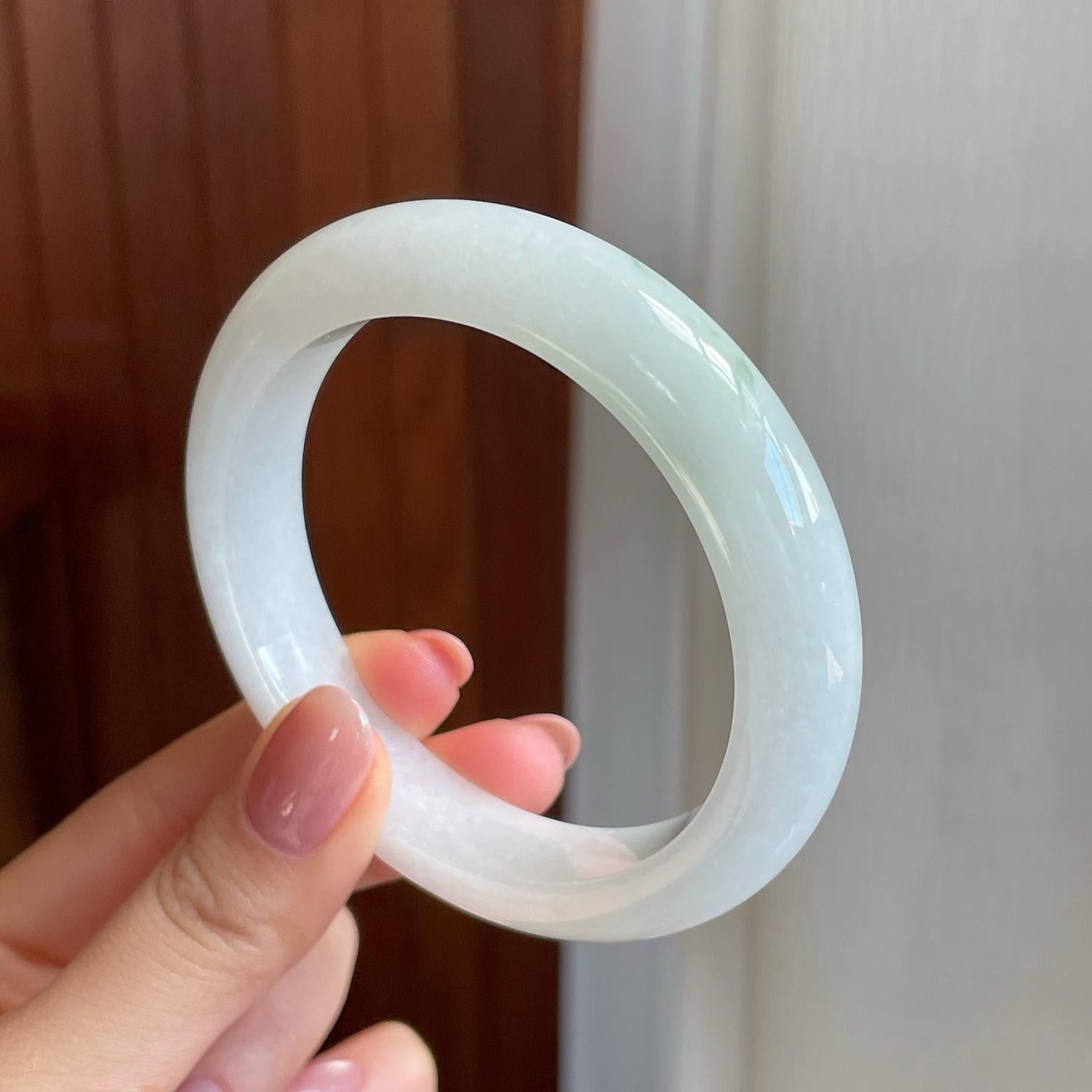 糯冰白月光带飘花翡翠平安镯（57.5mm)（yc322577）