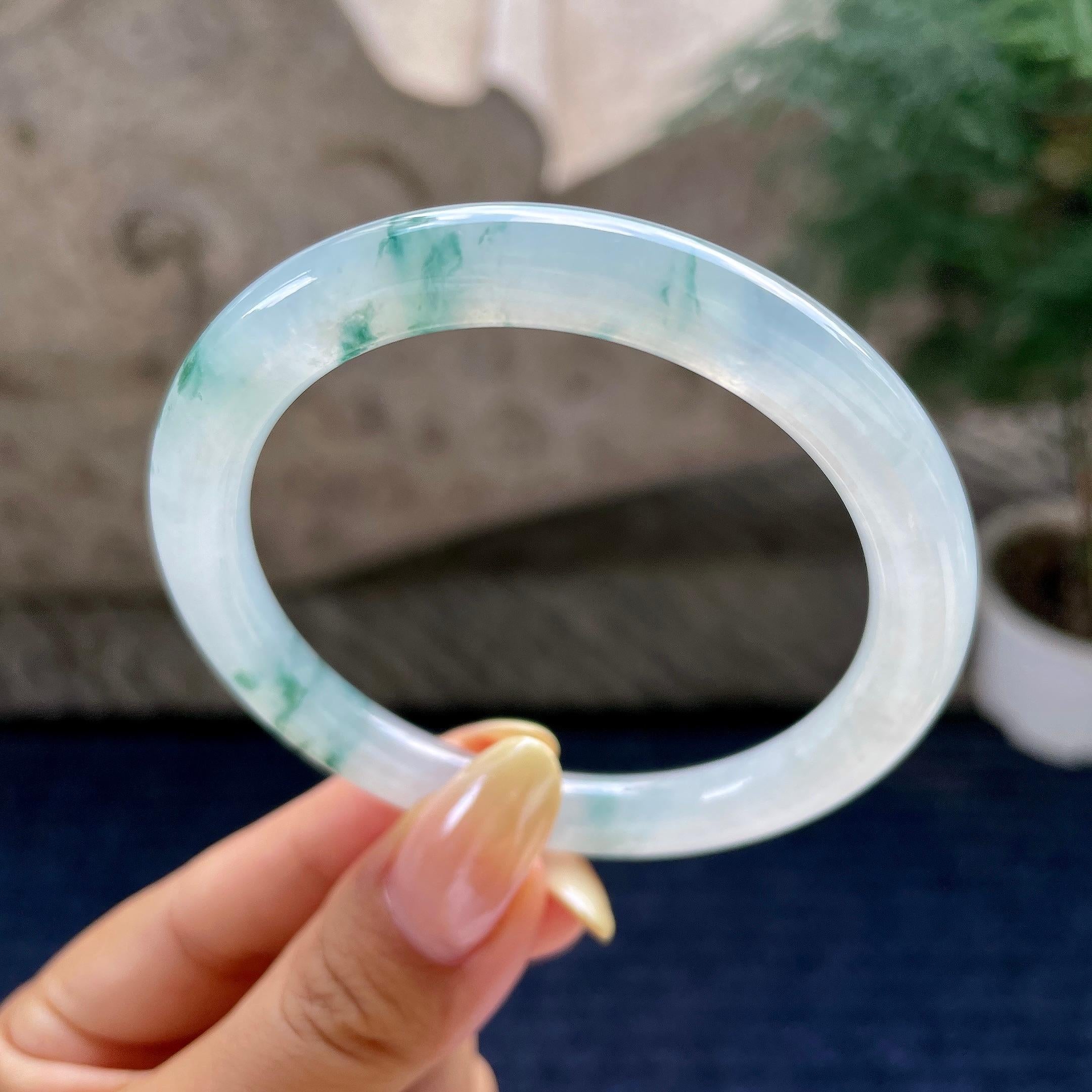 糯冰种飘花圆条手镯55.2圈 天然缅甸A货翡翠（yc483946）