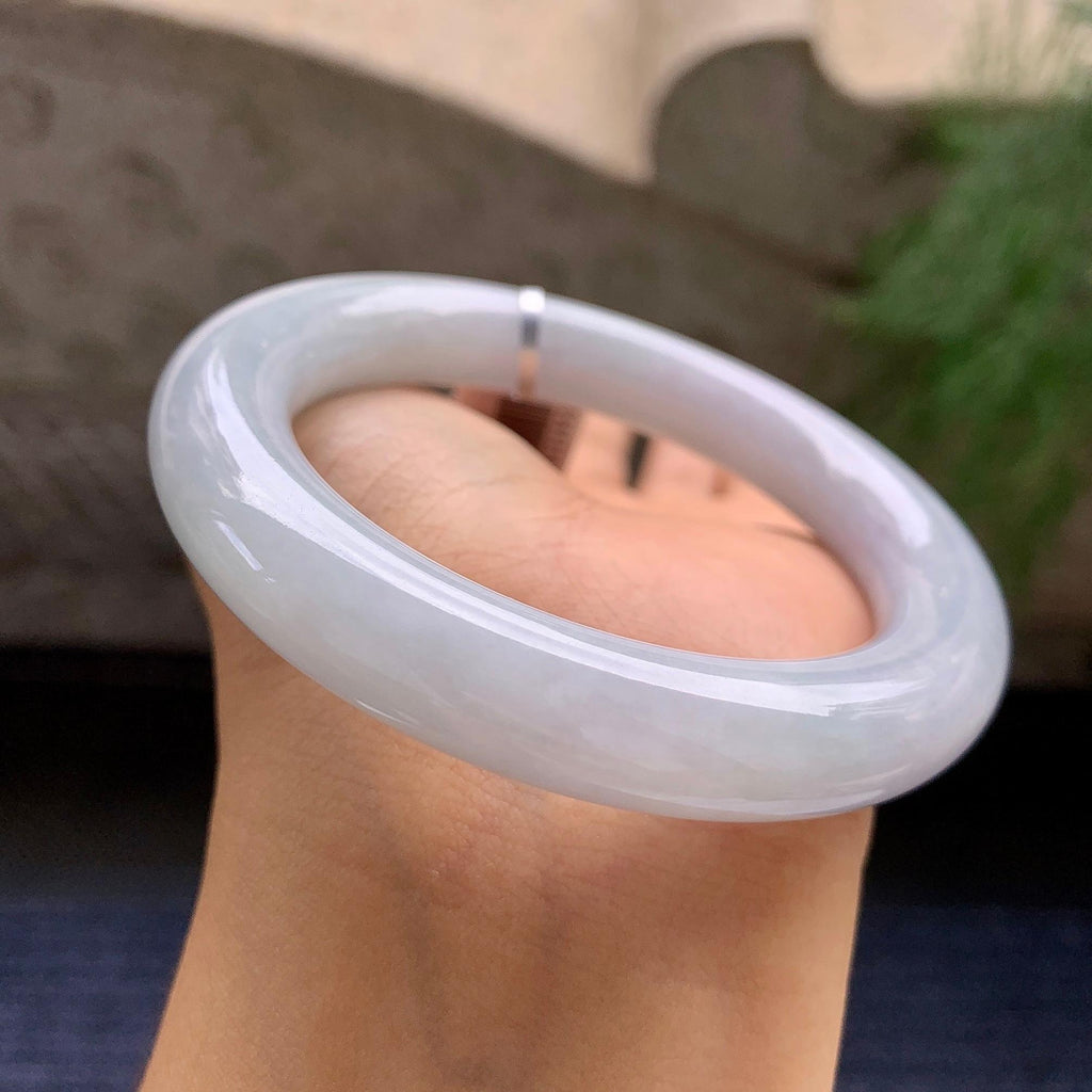 细糯种带底色圆条手镯    55.1圈    天然缅甸A货翡翠（yc408846）