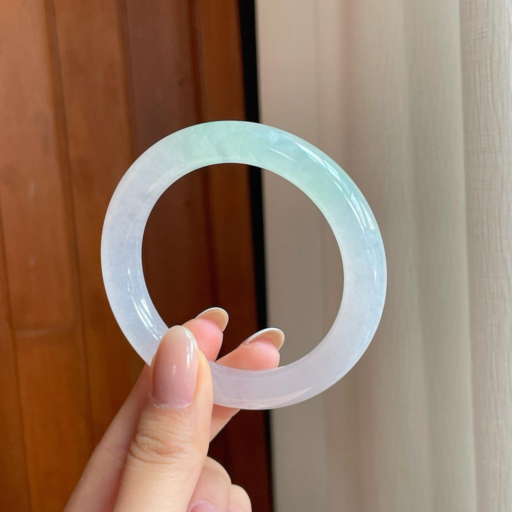 冰种淡春底翡翠圆条手镯（52mm）（yc369227）