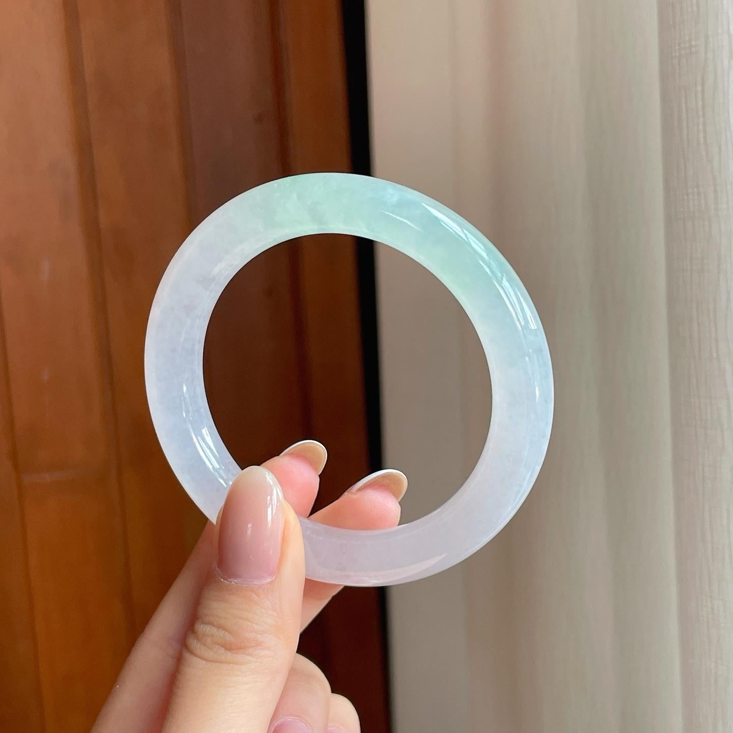 冰种淡春底翡翠圆条手镯（52mm）（yc369227）