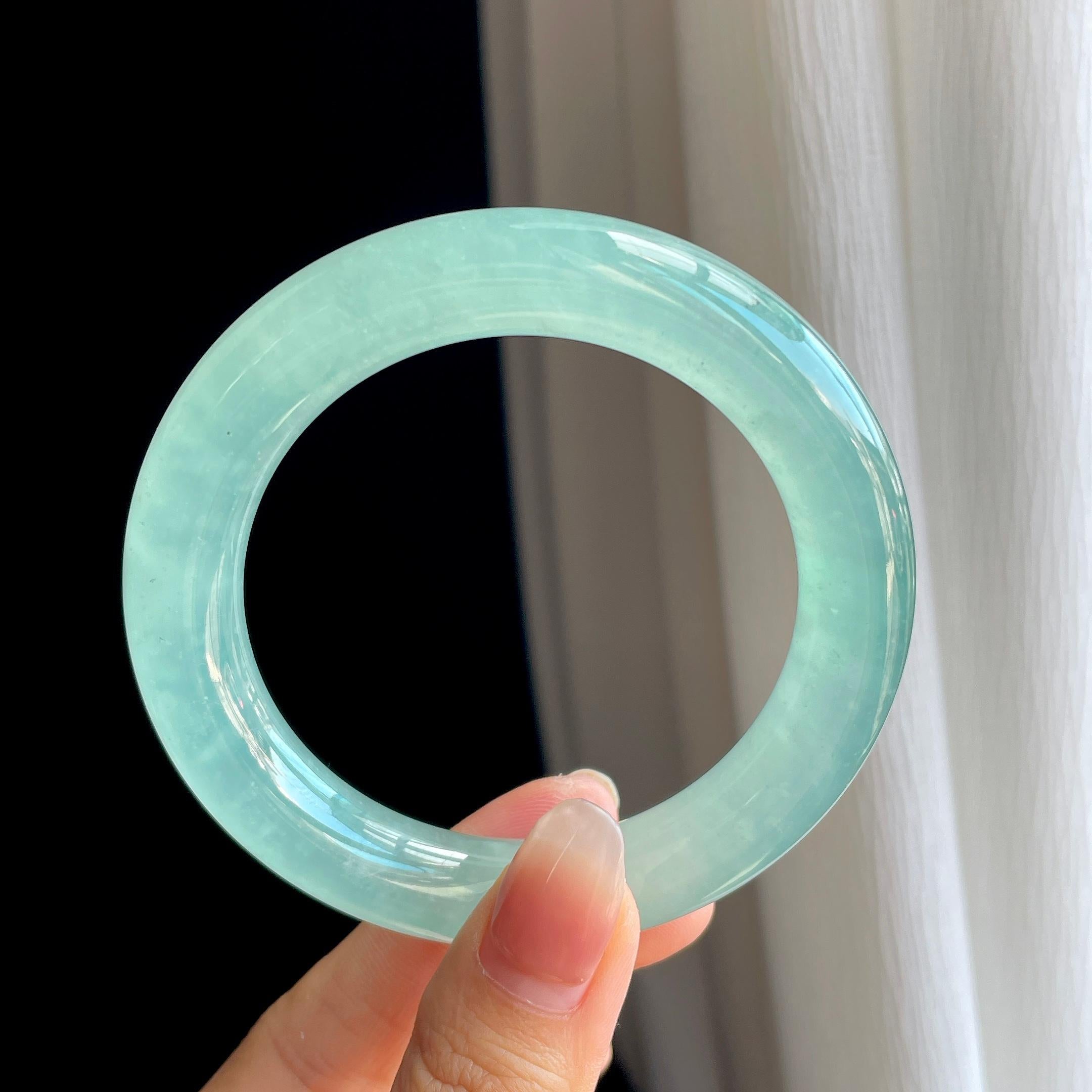 冰种晴底翡翠圆条手镯（57.4mm)（yc324023）