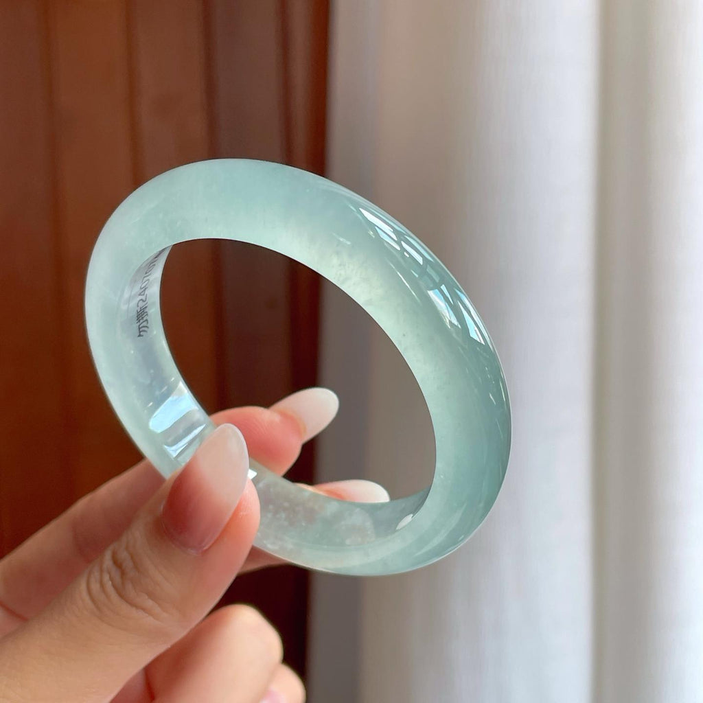 冰玻种淡晴底翡翠平安镯（54.5mm）（yc269034）