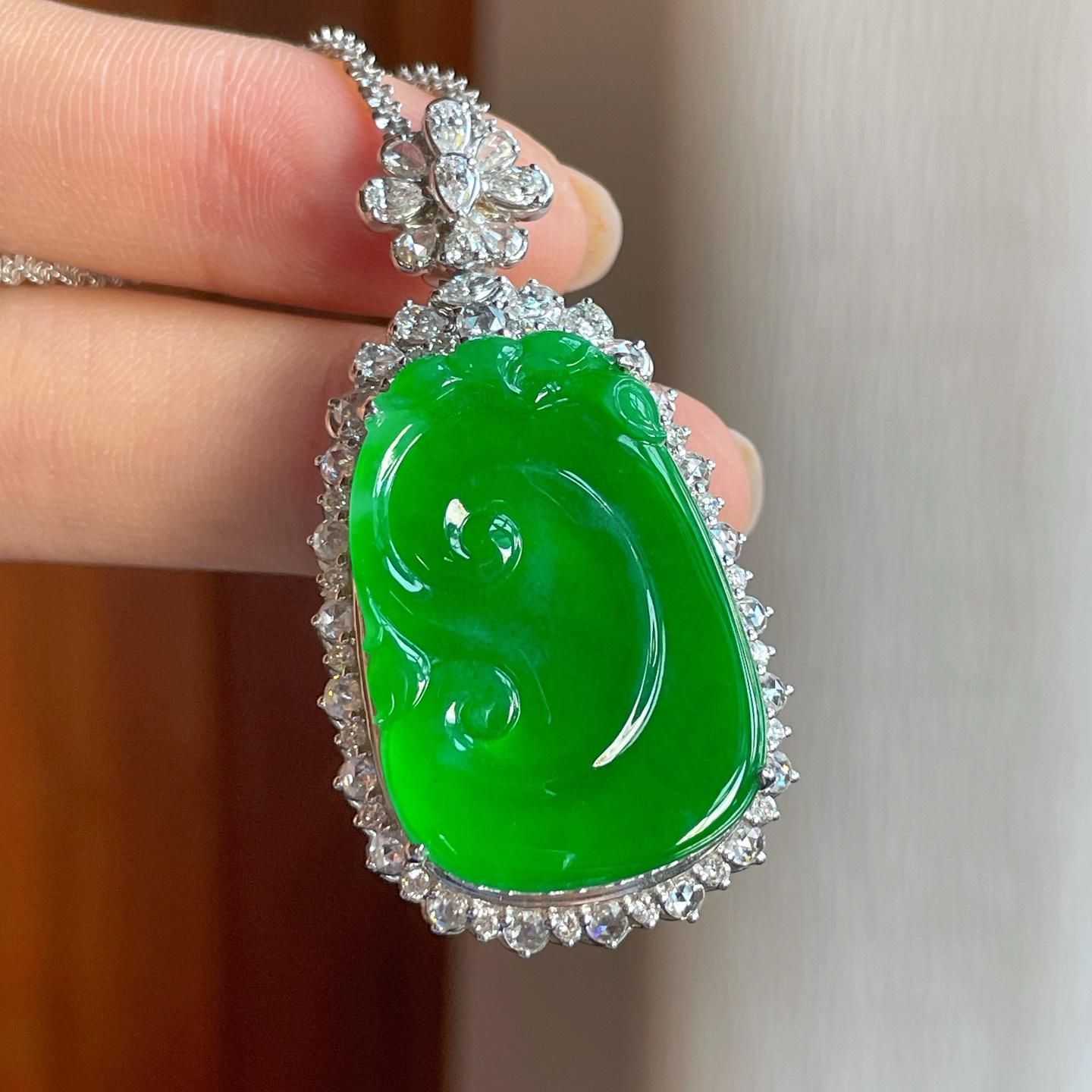 18k金镶冰种阳绿翡翠如意（yc381730）