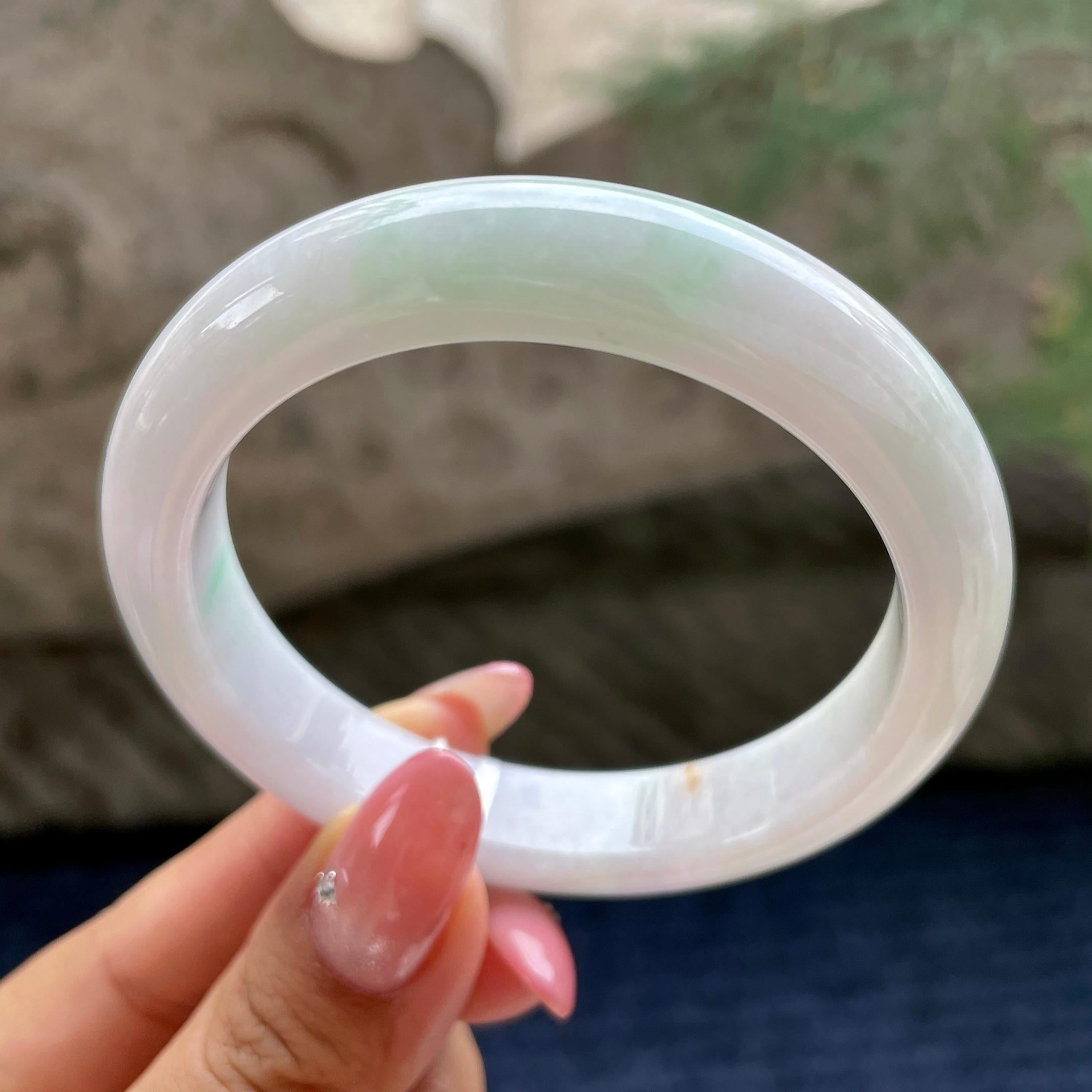 细糯种飘绿花正圈平安镯56.7圈        天然缅甸A货翡翠（yc423796）