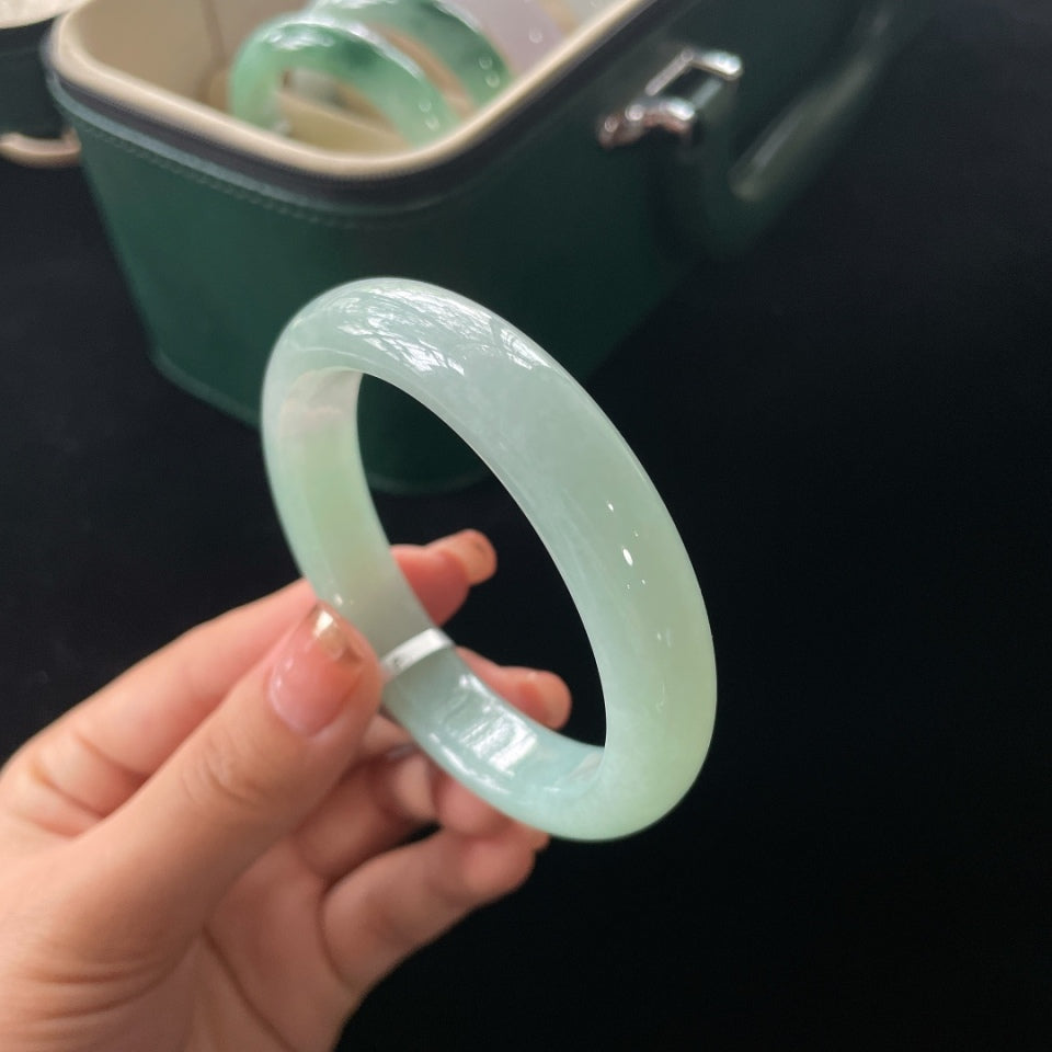 糯冰淡晴底正圈翡翠手镯（55mm）（yc019438）