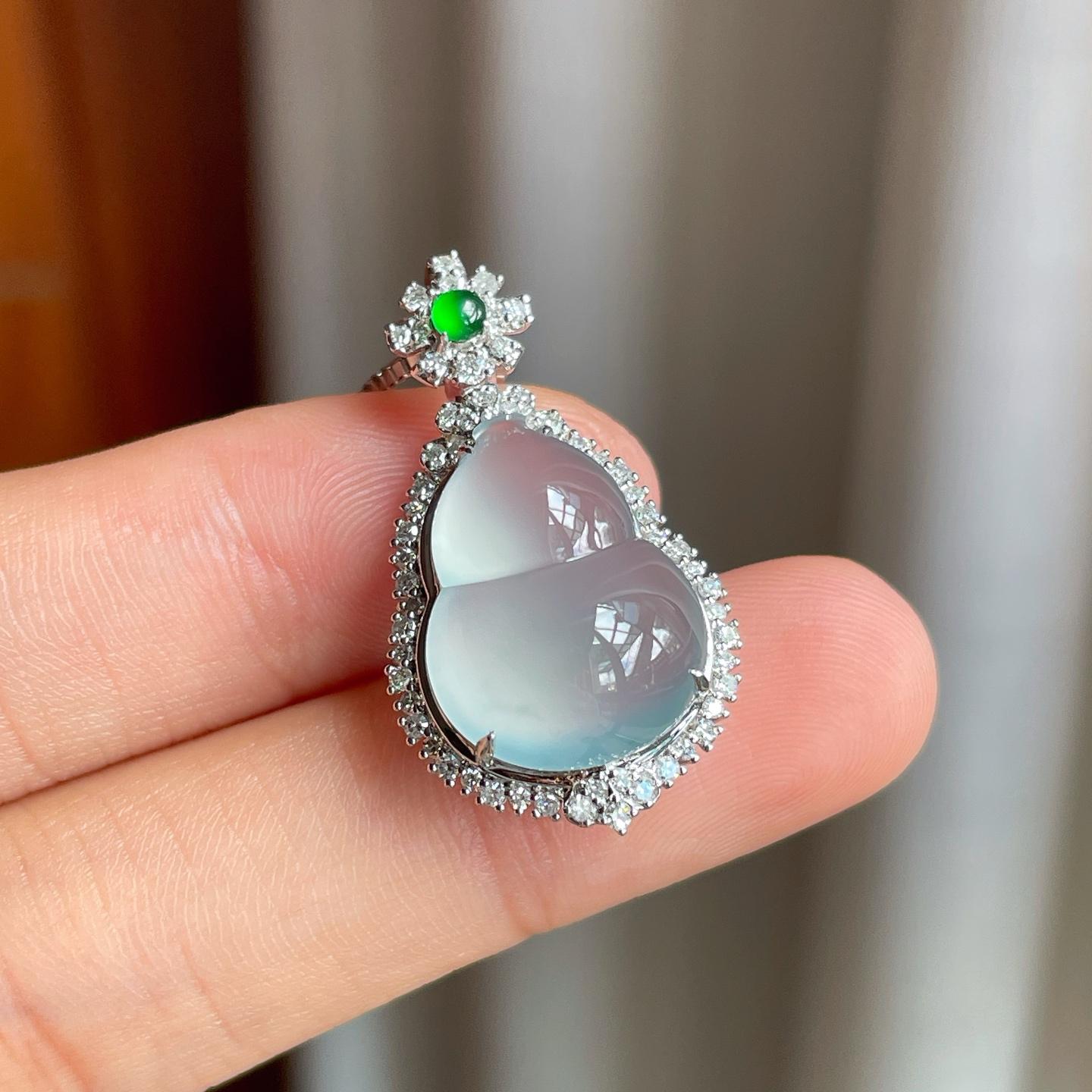 18k金镶冰种蓝底翡翠葫芦（yc247183）