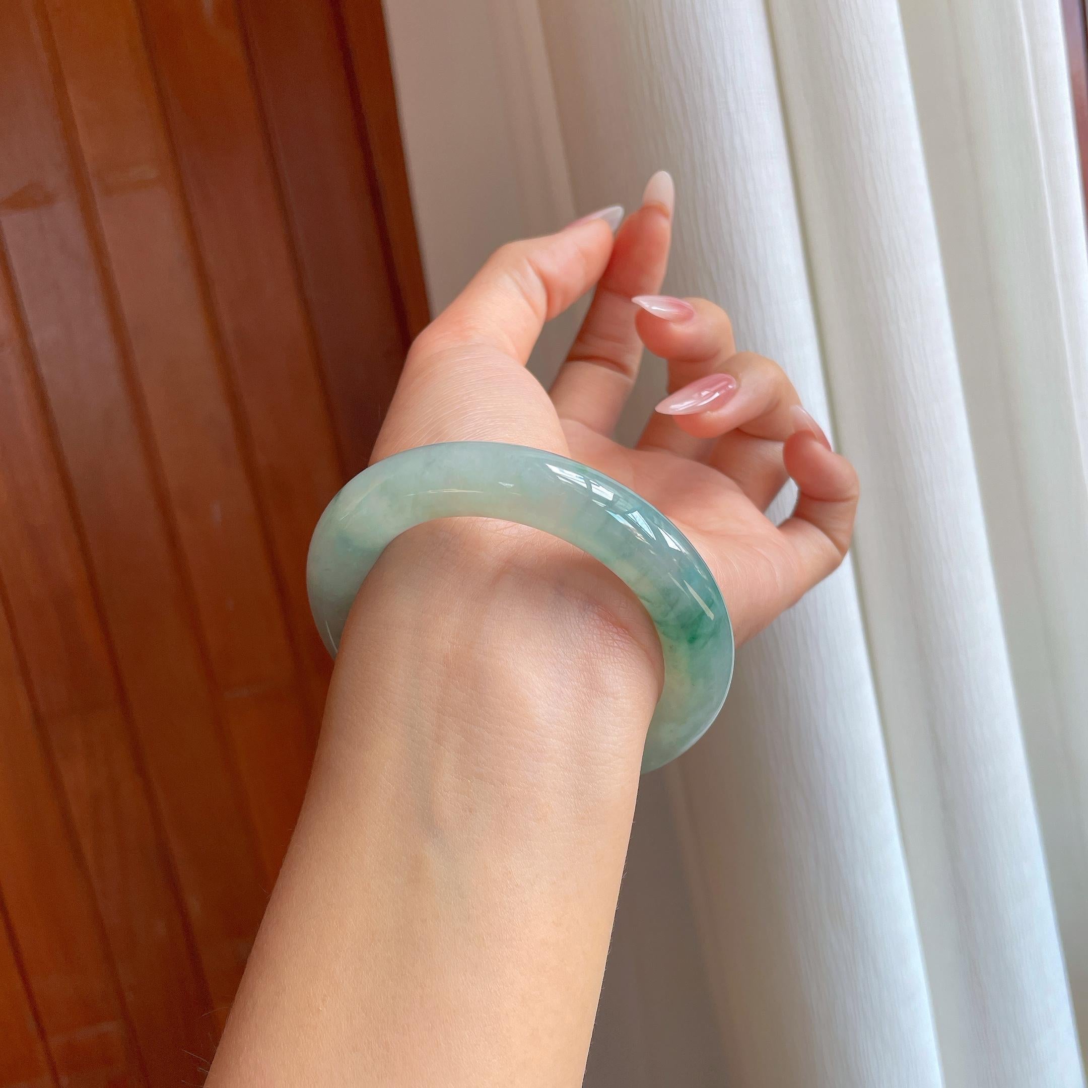 糯冰飘花翡翠圆条手镯（54.5mm）（yc295783）