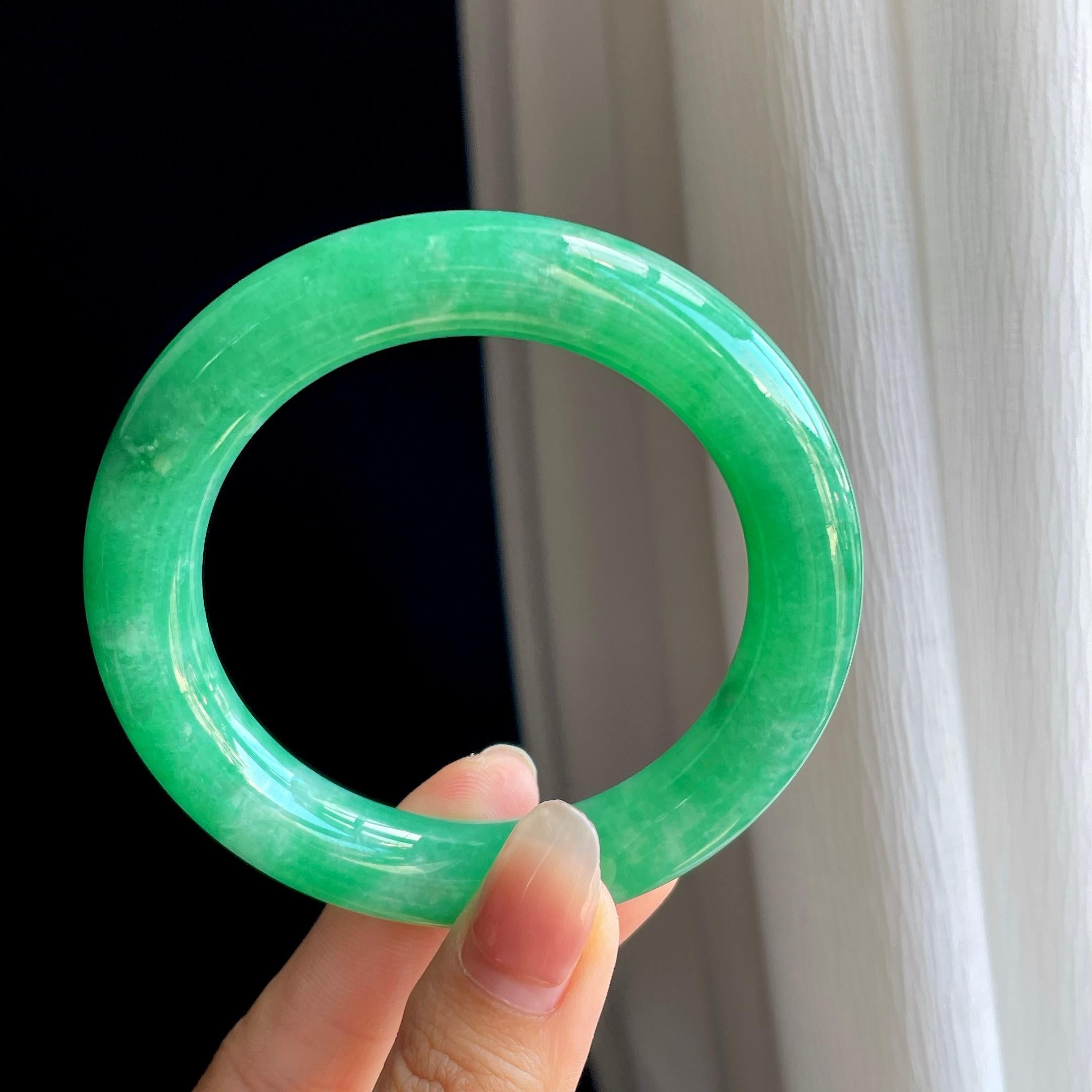 糯冰满绿翡翠圆条手镯（56.6mm)（yc324020）
