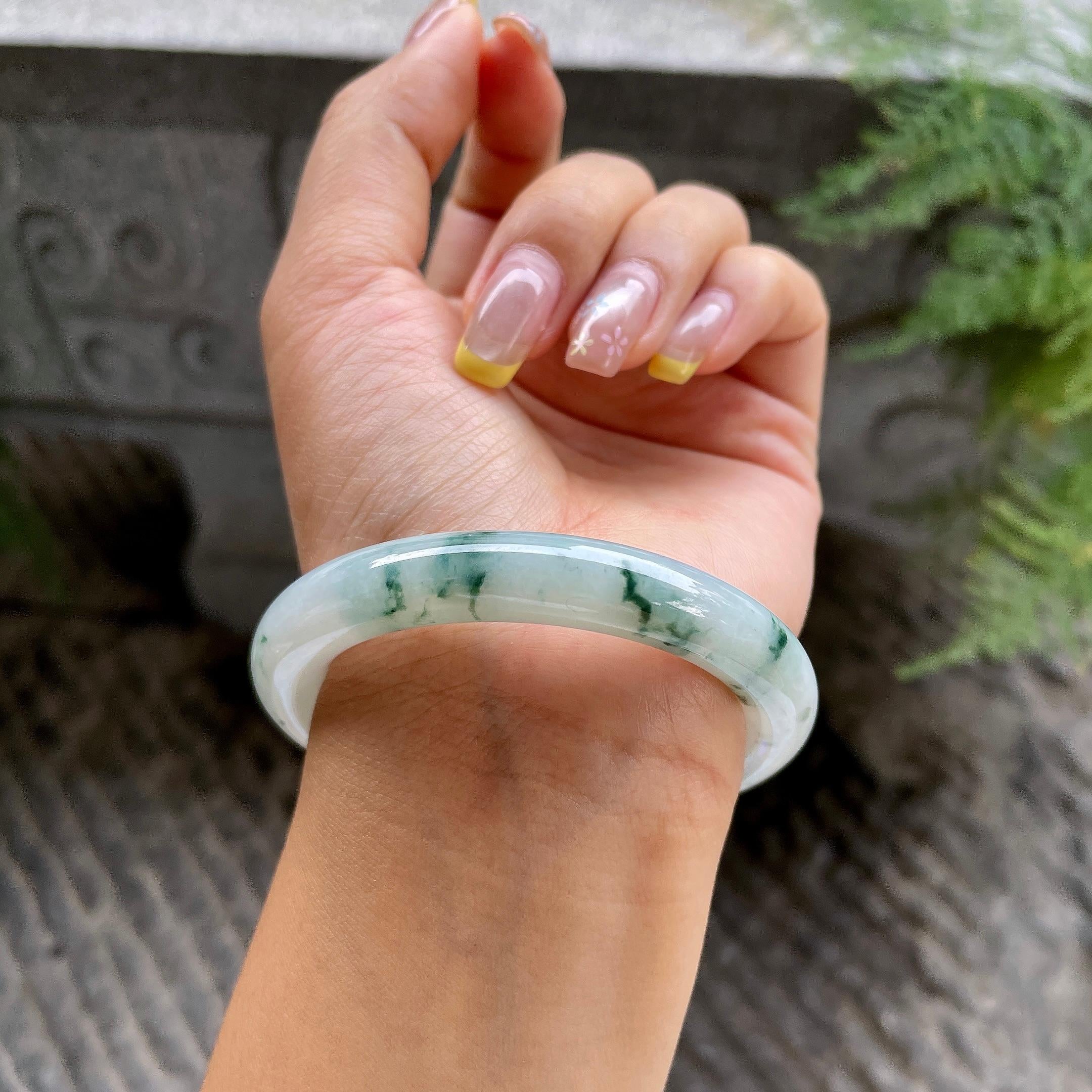 细糯种飘花圆条手镯54圈          天然缅甸A货翡翠（yc390011）