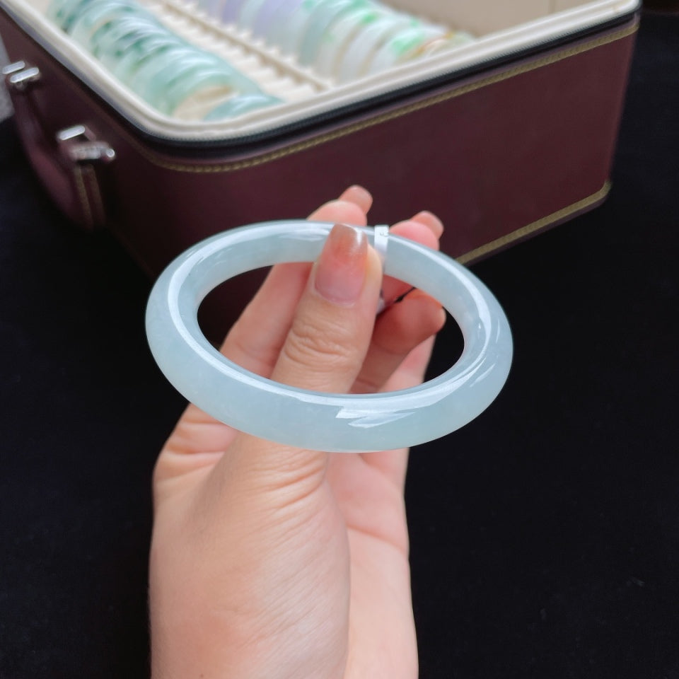 糯冰圆条湖水蓝翡翠手镯（55.5mm）（yc017384）
