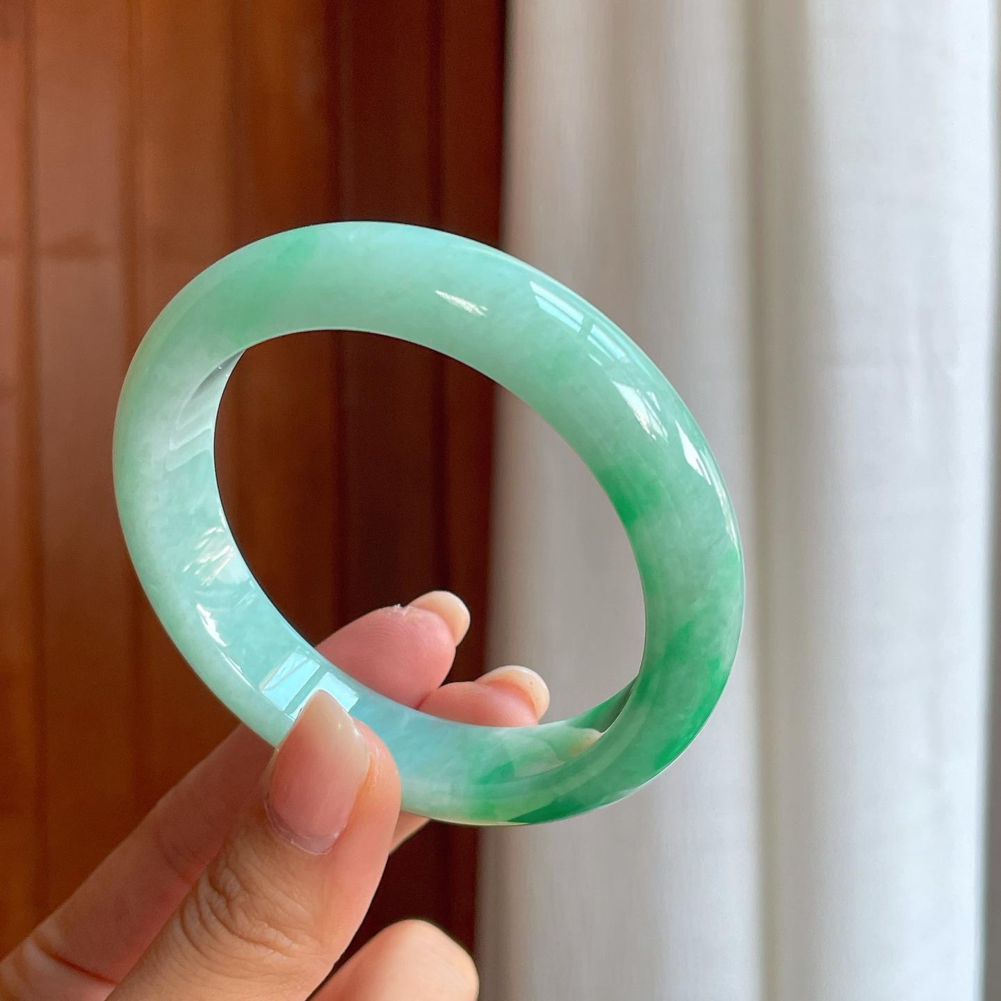 糯冰带色翡翠平安镯（57.5mm）（yc408399）