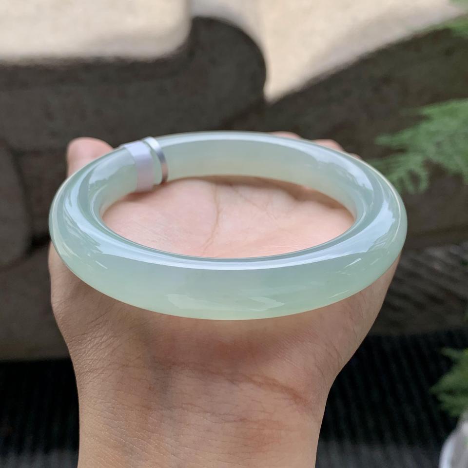 糯冰种晴水翡翠圆条手镯（60.7mm）（TF06250001）