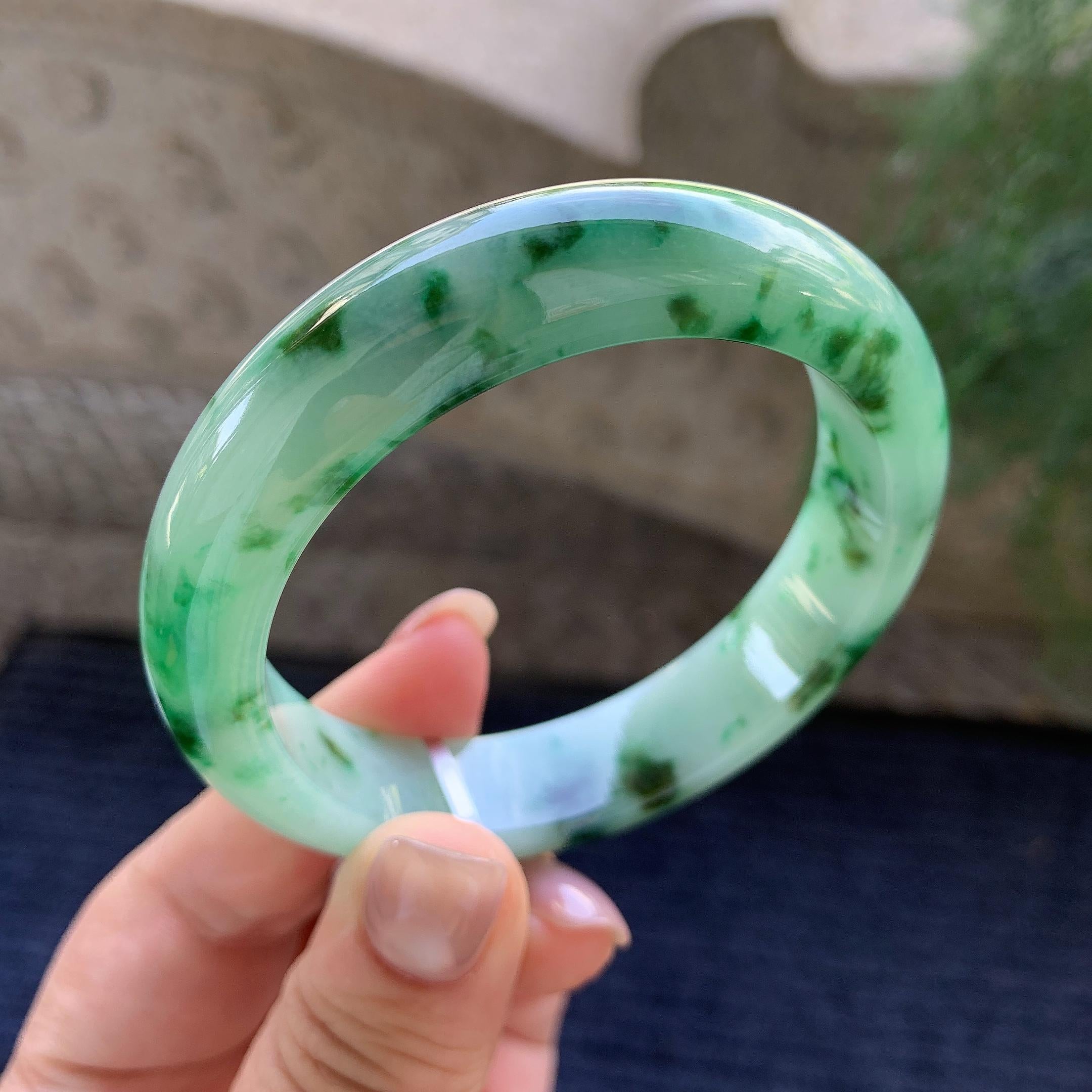 细糯种飘绿花正圈平安镯 55.8圈口 天然缅甸A货翡翠（yc400190）