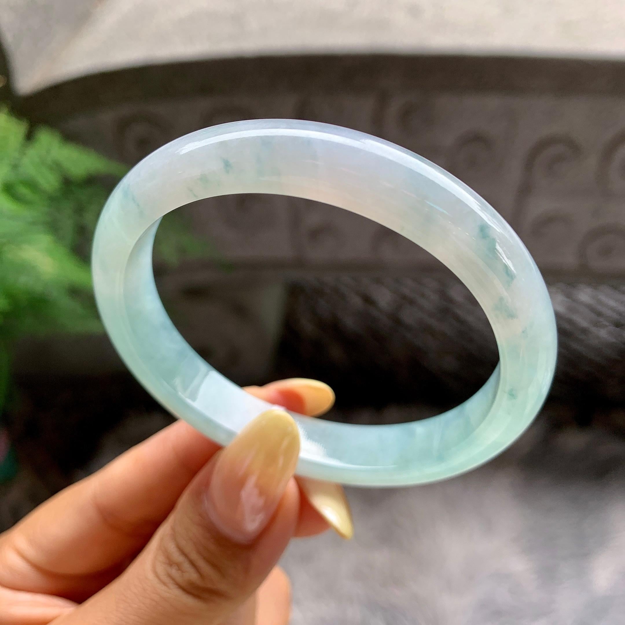 细糯种蓝水贵妃手镯55.5圈 天然缅甸A货翡翠（yc481905）