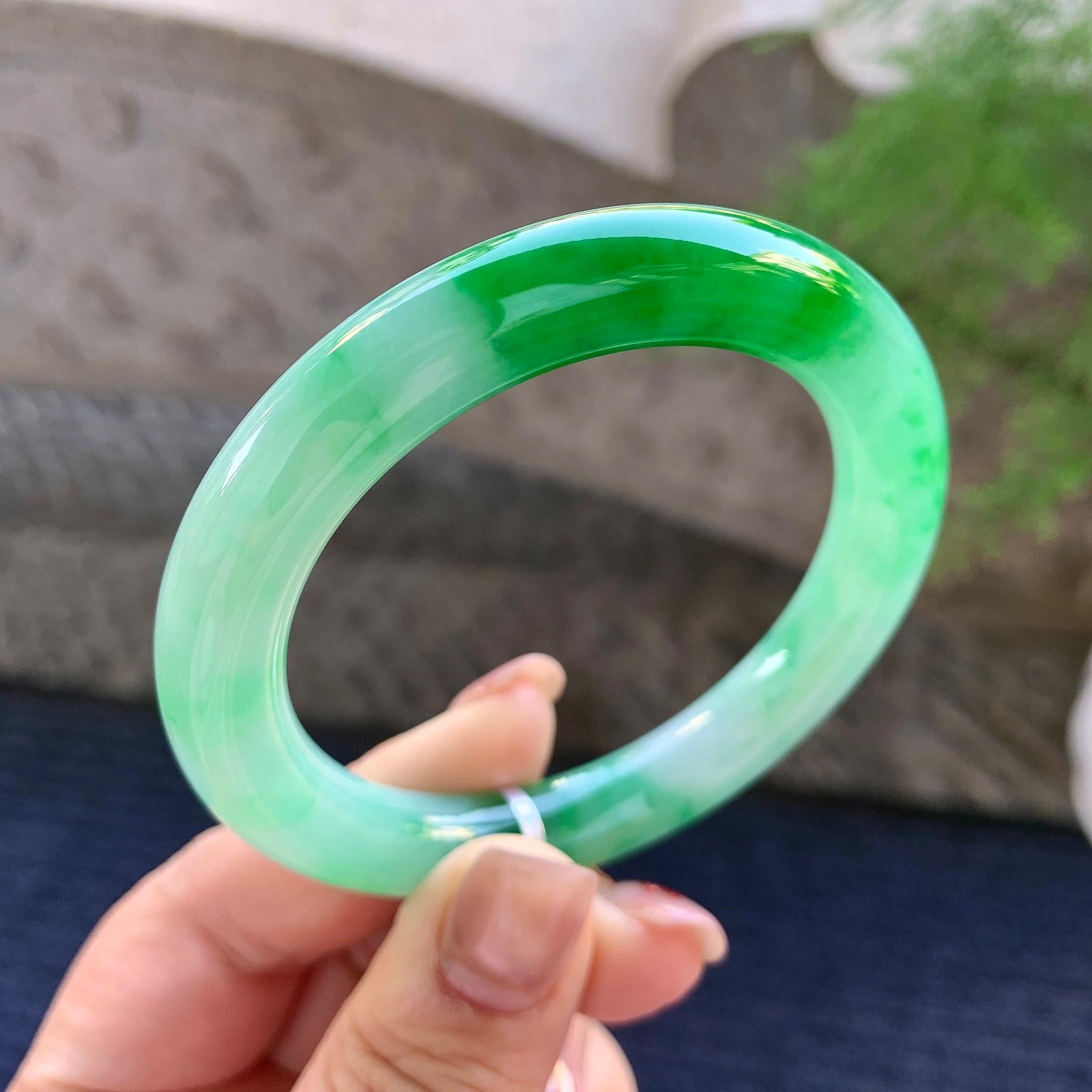 小圈口 细糯种翠绿圆条手镯 52.6圈口 天然缅甸A货翡翠（yc352085）